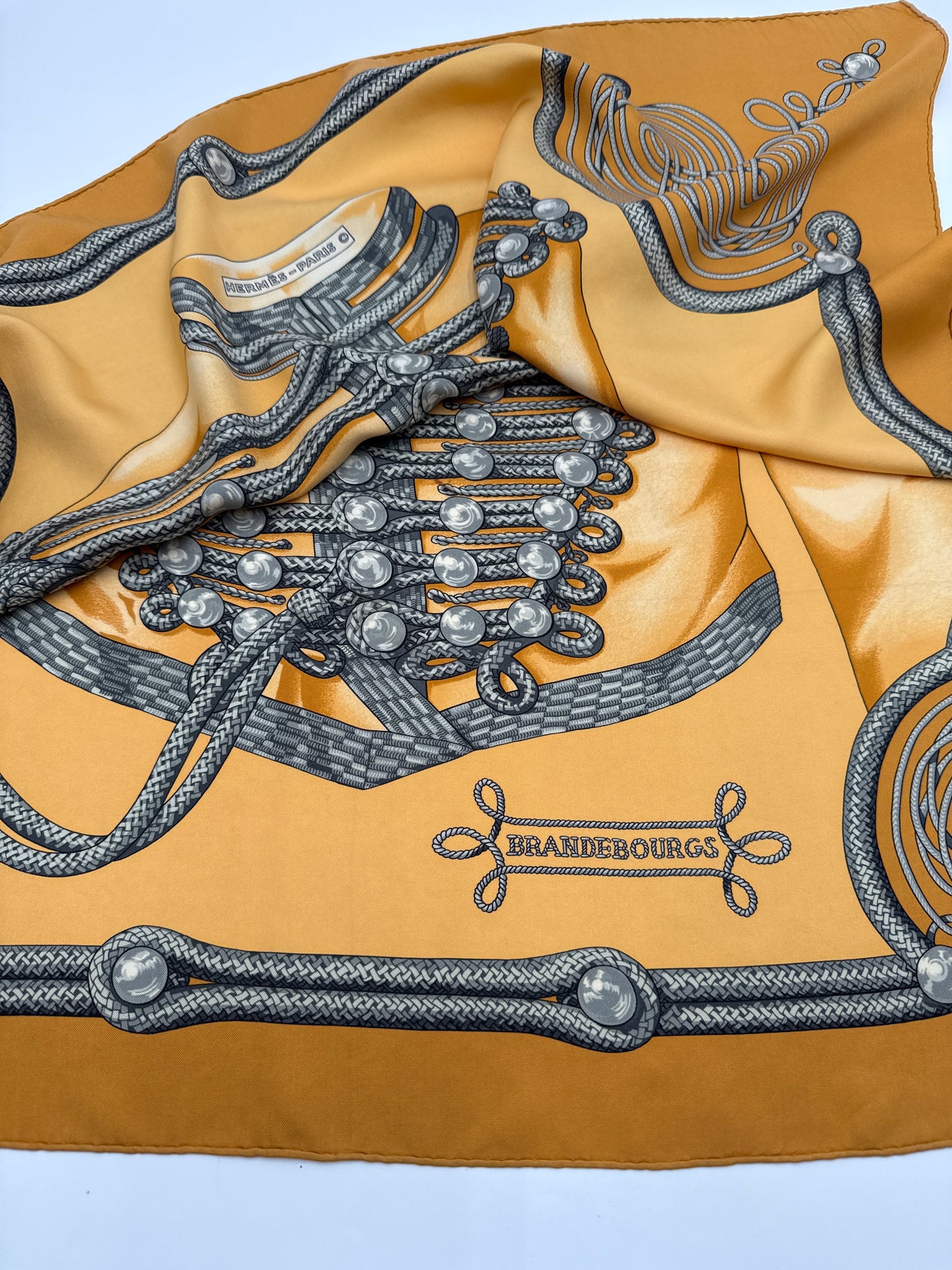 Hermès foulard di seta carré giallo “Brandebourgs”