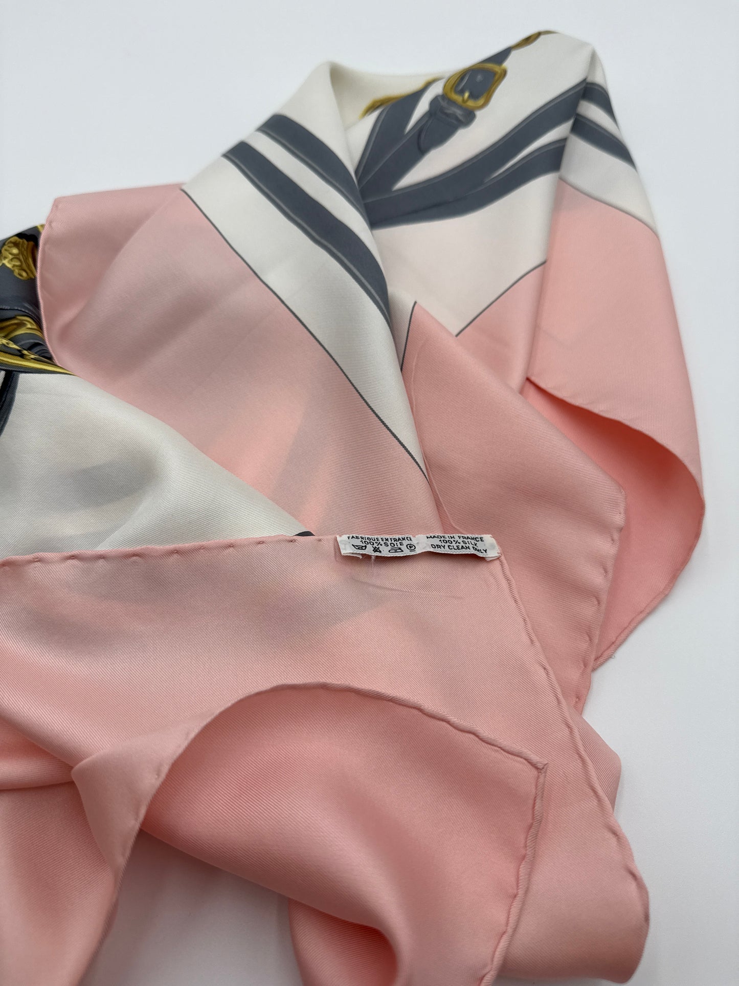Hermés Foulard Vintage di seta carrè Rosa "Brides de Gala"