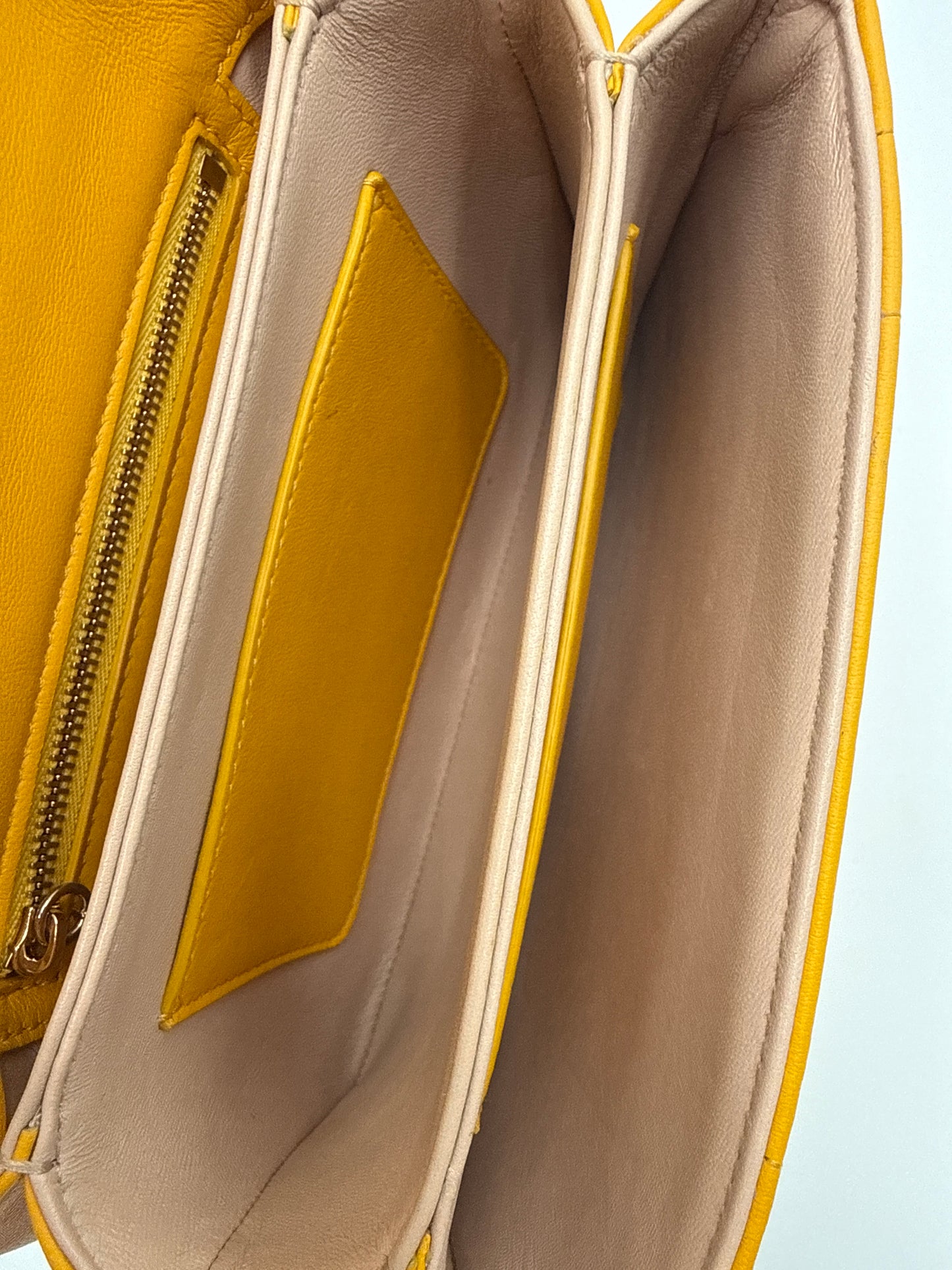 Bulgari Borsa Serpenti Reverse Mini in Pelle Gialla
