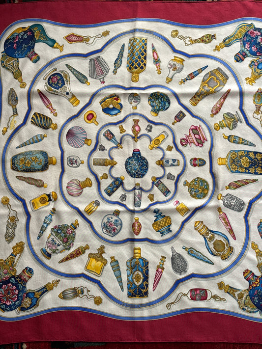 Hermès Foulard vintage carré seta “Qu’importe Le Flacon”