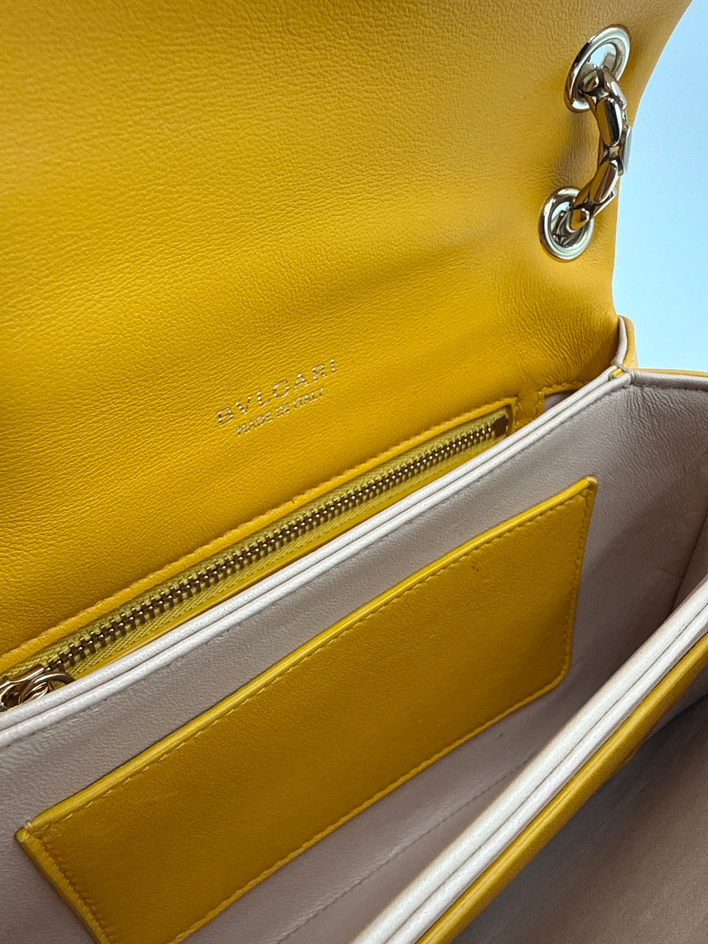 Bulgari Borsa Serpenti Reverse Mini in Pelle Gialla