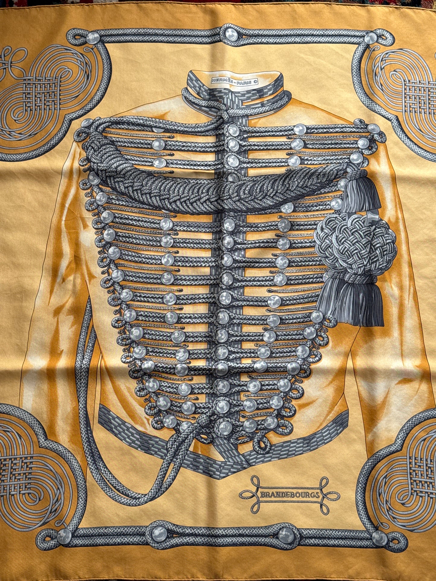 Hermès foulard di seta carré giallo “Brandebourgs”