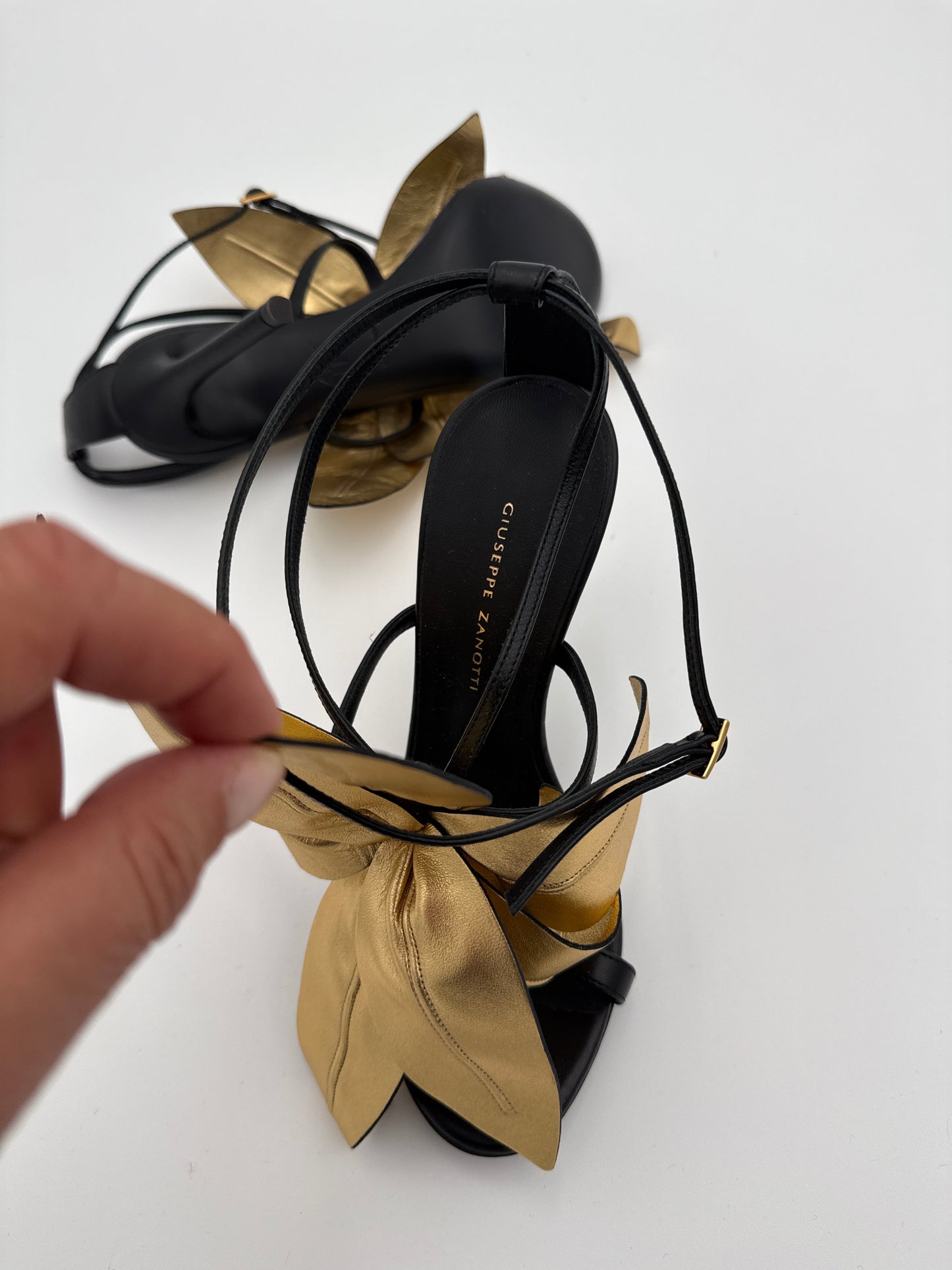 Giuseppe Zanetti Sandali Fiore oro Giuseppe Zanotti