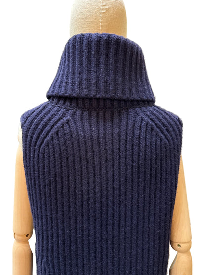 Céline  Caban in Maglia e Pelle