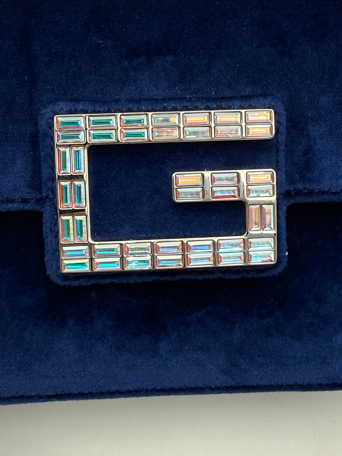Gucci Broadway in velluto Blu con Fibbia G in Cristalli