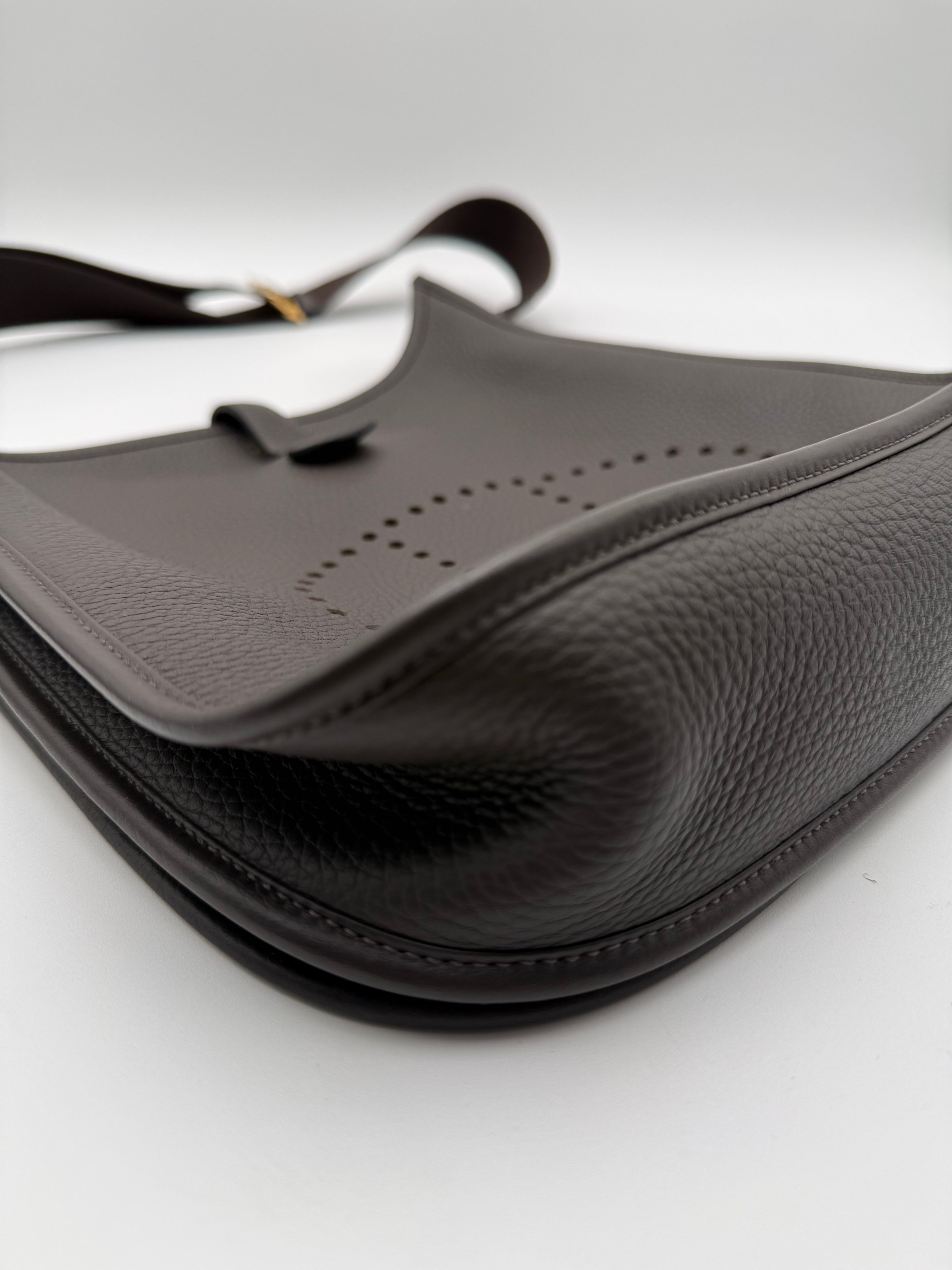 Evelyne Hermès III 29 in Pelle Taurillon Testa di Moro