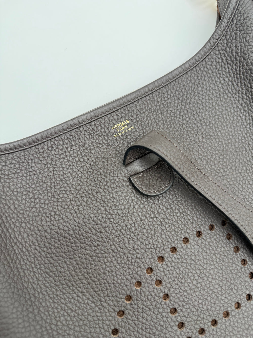 Evelyne Hermès III 29 in Pelle Taurillon Testa di Moro