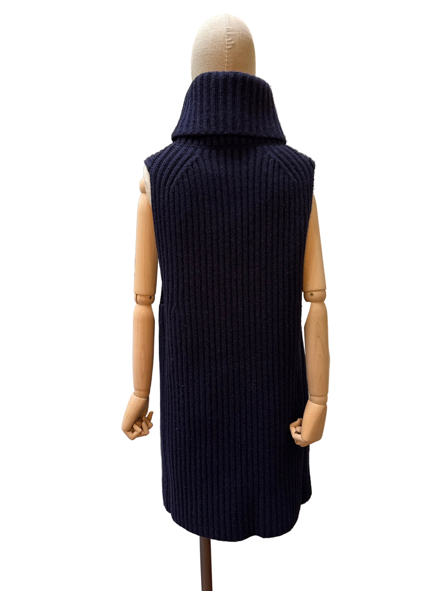 Céline  Caban in Maglia e Pelle