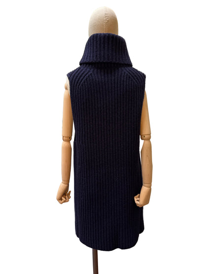 Céline  Caban in Maglia e Pelle