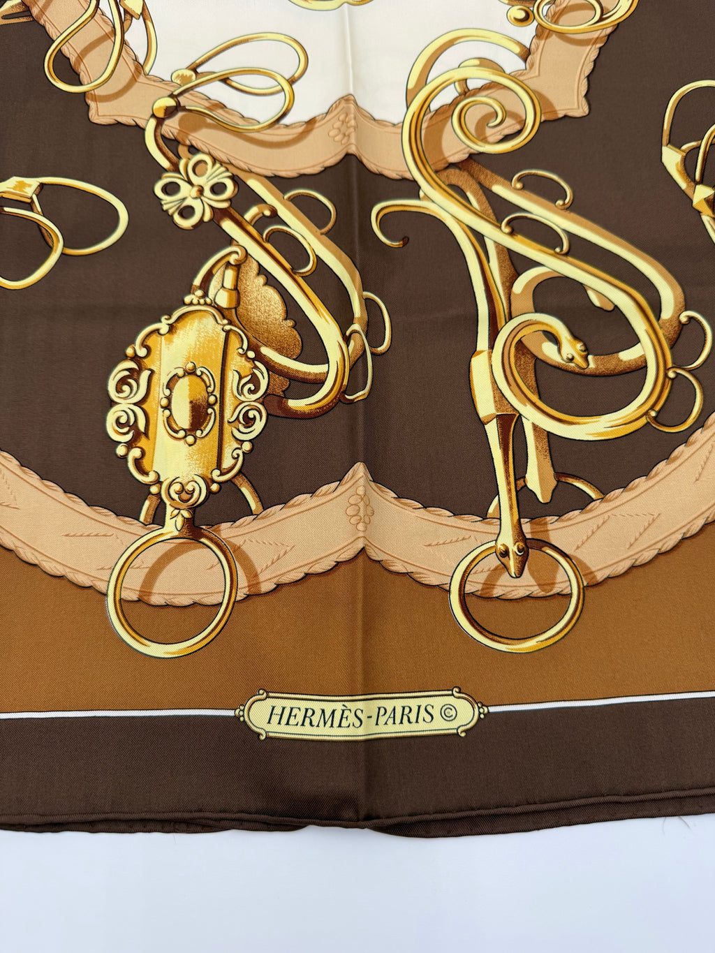 Hermès Foulard Carrè "Mors à Jouets" Seta Marrone - Mercatino di Ninni