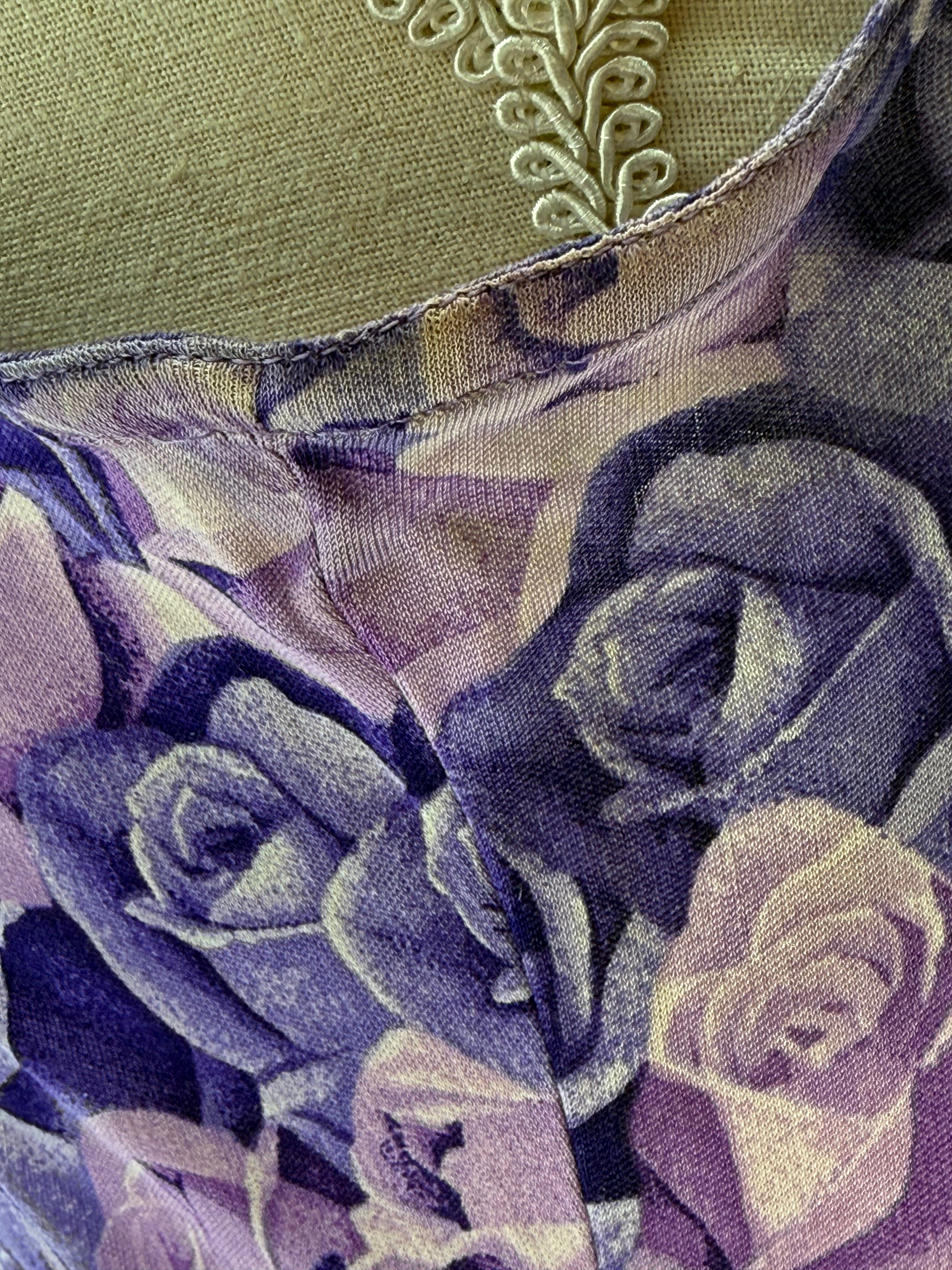 Versace Maglia Vintage in Viscosa Stampa Rose Viola