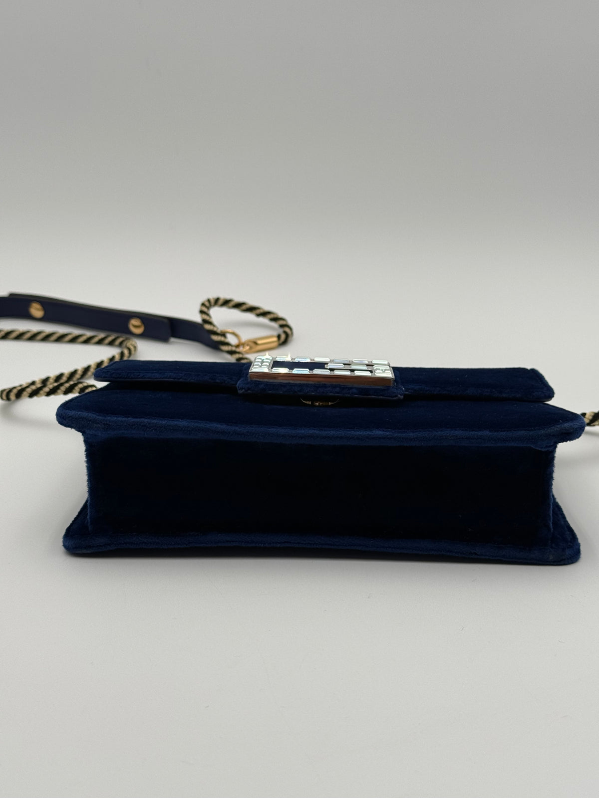 Gucci Broadway in velluto Blu con Fibbia G in Cristalli