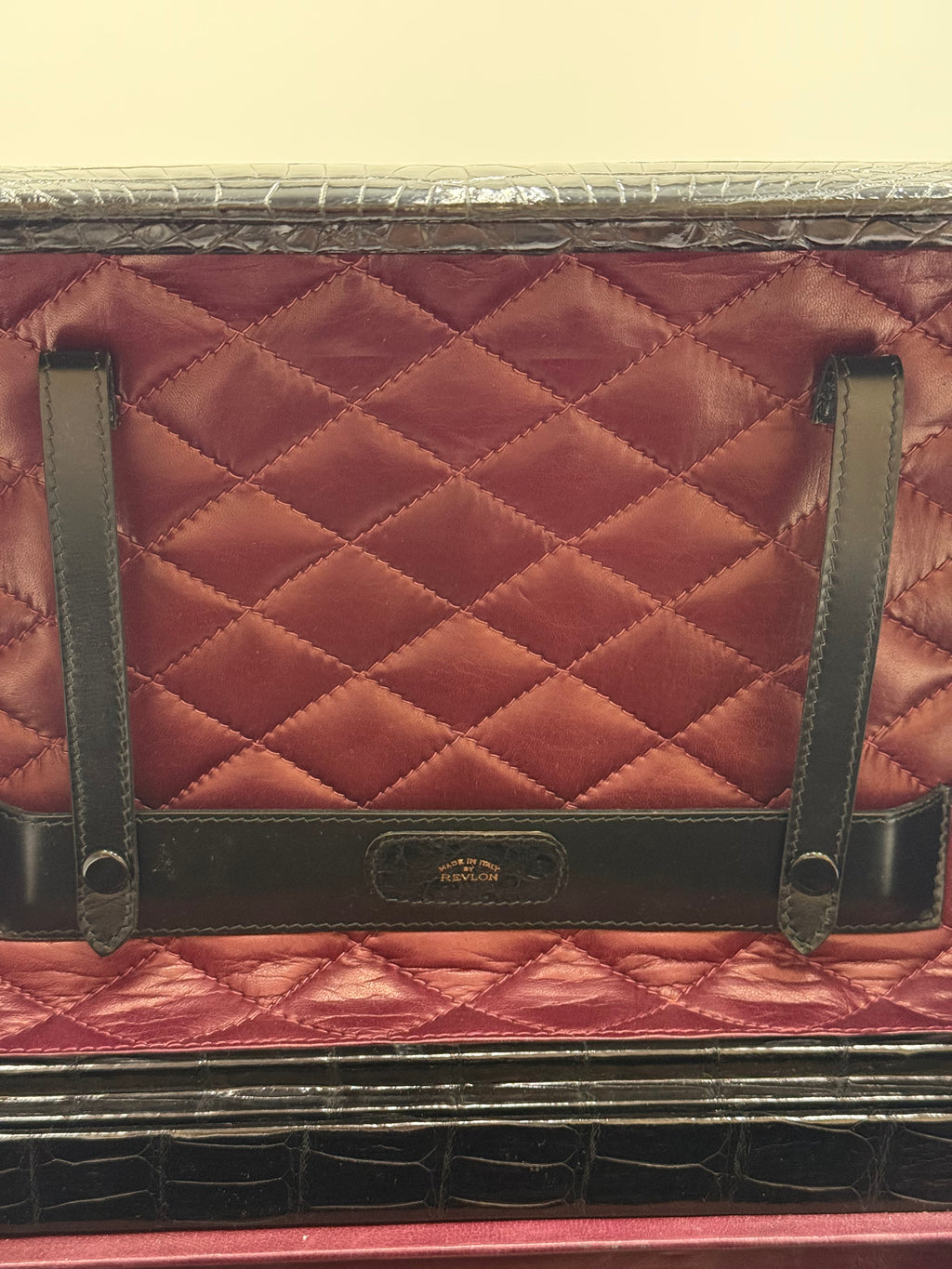 Beauty Casa Vintage  Revlon in Pelle di Coccodrillo Nero