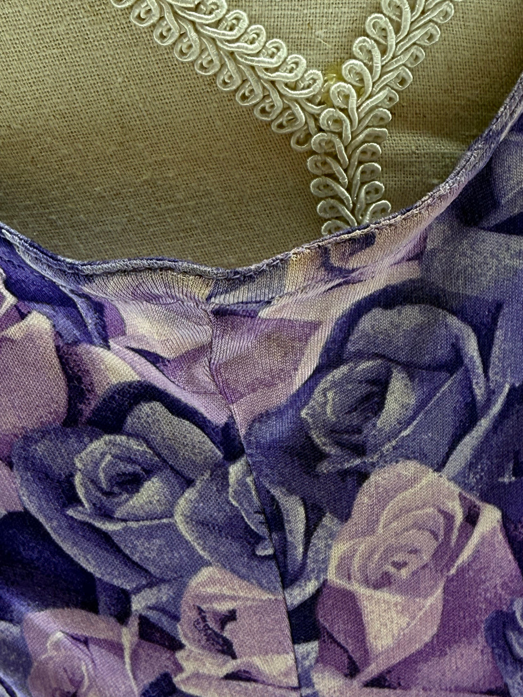 Versace Maglia Vintage in Viscosa Stampa Rose Viola
