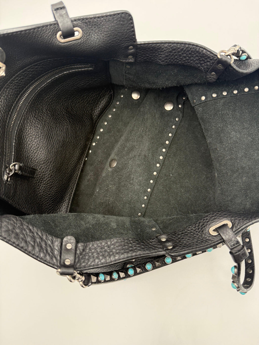 Valentino Garavani Borsa Tote Rockstud Medium Rolling in Pelle Granata Nera e Pietre Turchese - Mercatino di Ninni