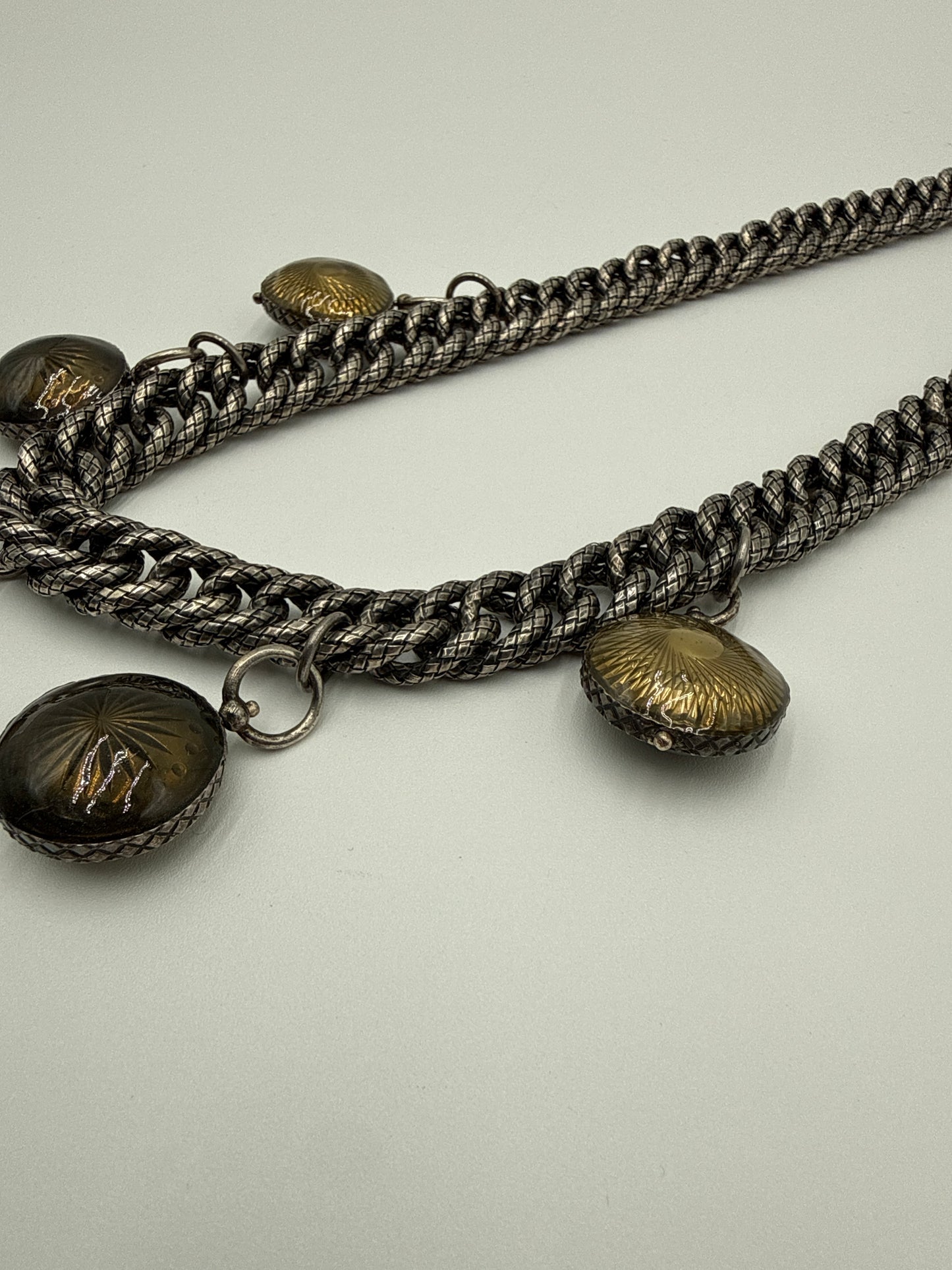 Bottega Veneta Collana intrecciato in Argento Ossidato con Medaglioni