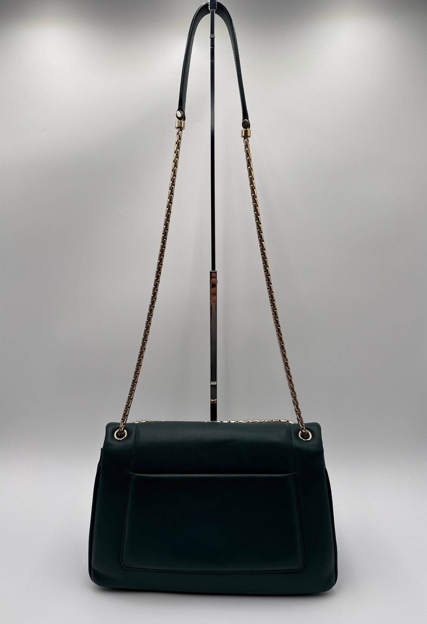 Bulgari Serpenti Borsa Reverse in Pelle di Vitello Smeraldo