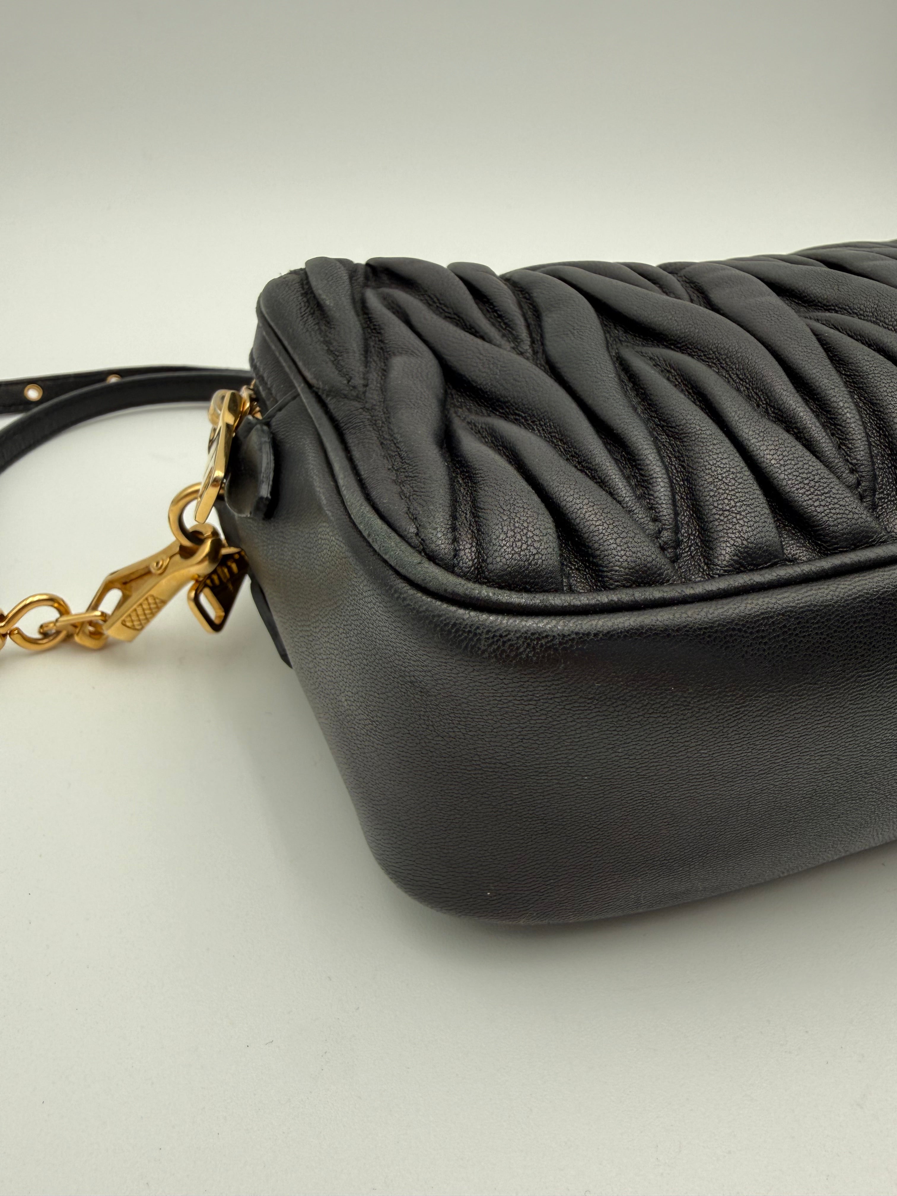 Borsa tracolla  Camera Miumiu in Pelle Matelassè Nera