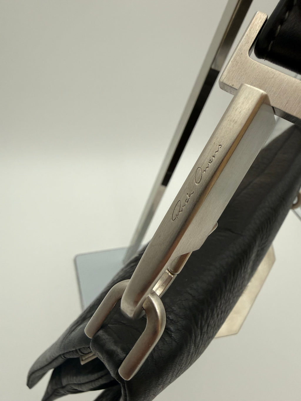 Rick Owens – Borsa Mini Pillow Griffin con Dettaglio Hardware Monumentale