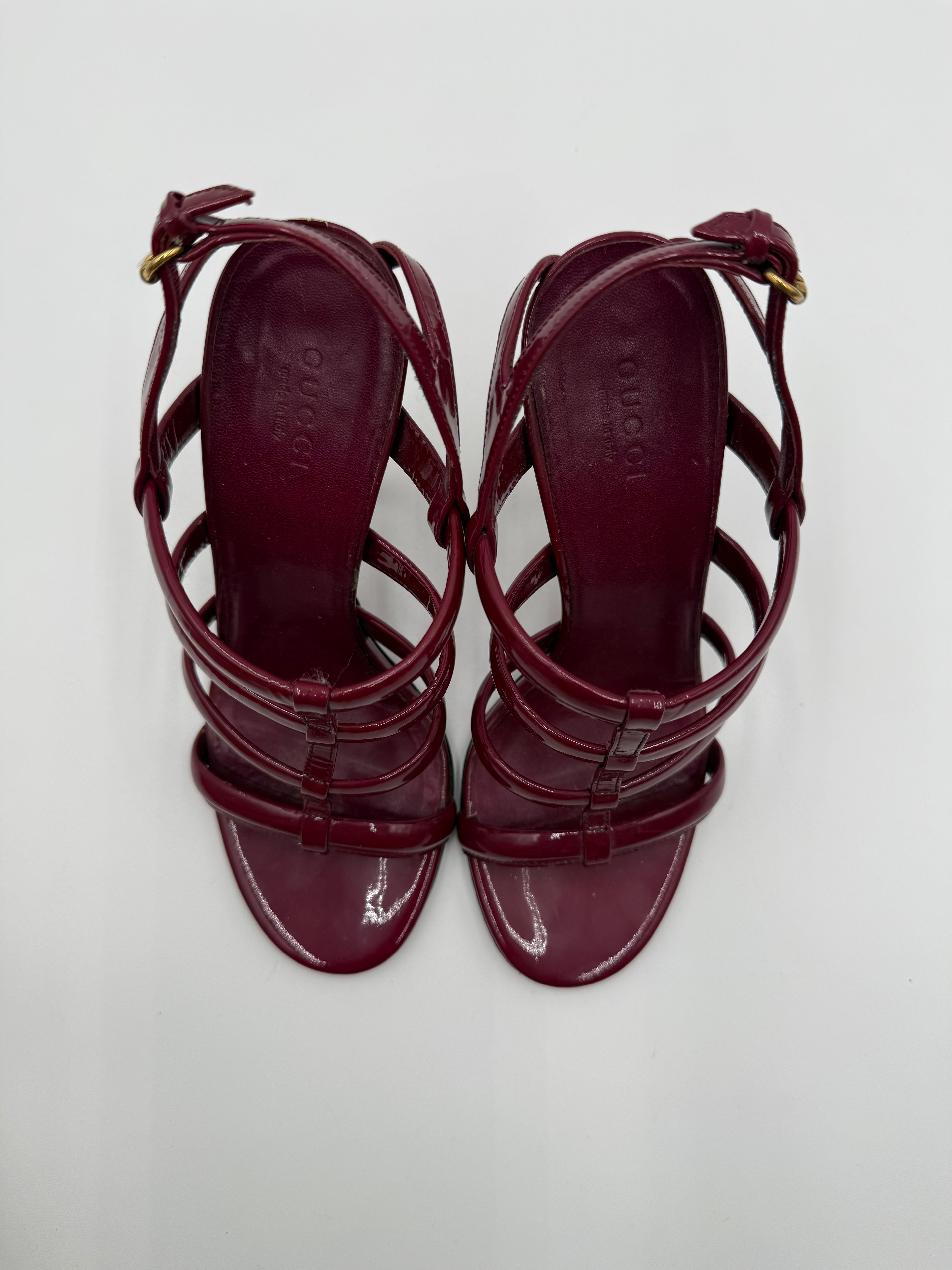 Sandali Gucci Cage in Vernice Bordeaux