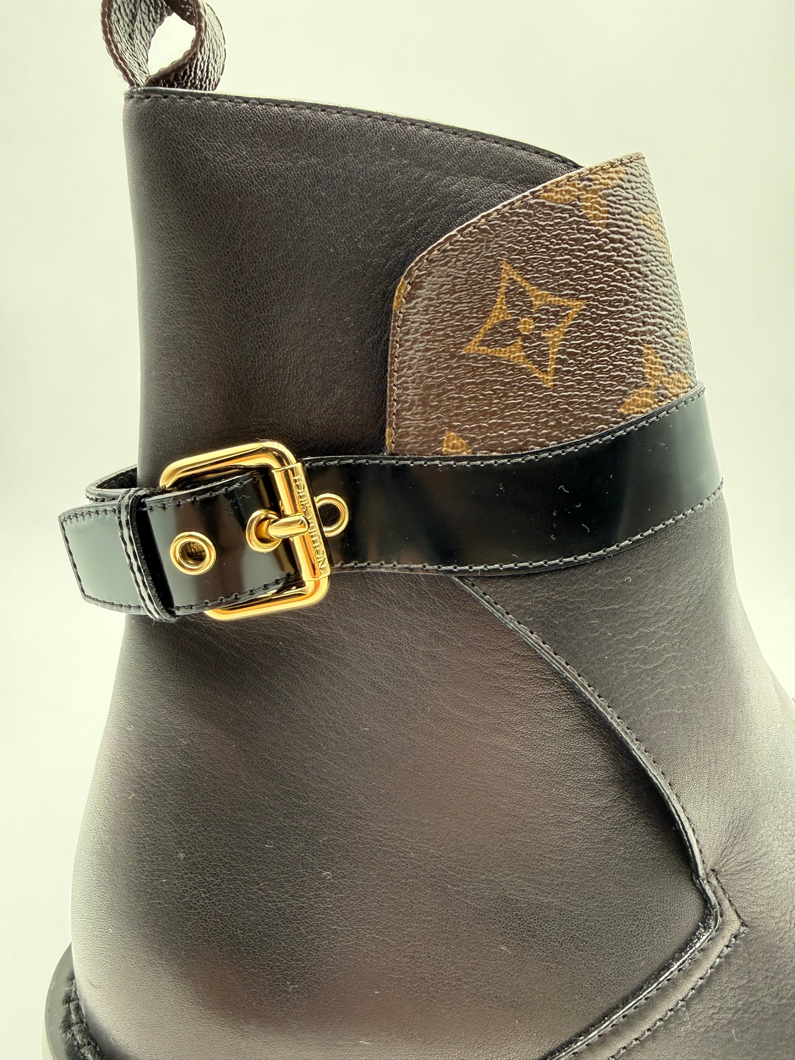 Louis Vuitton Discovery Flat Ankle Boots