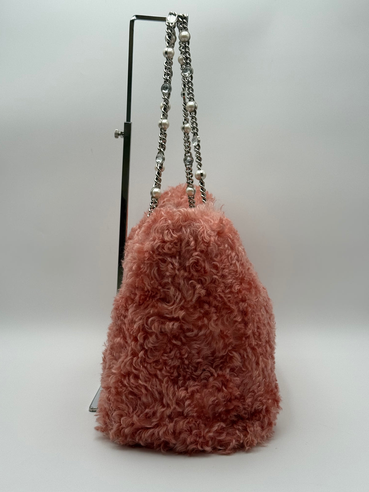 Miu Miu - Borsa Tote Eco Shearling Rosa  Corallo con Dettaglio Gioiello