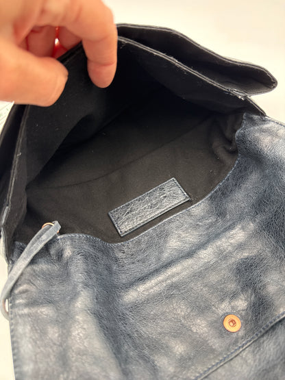 Balenciaga Pochette Giant Envelope in pelle di Agnello Blu