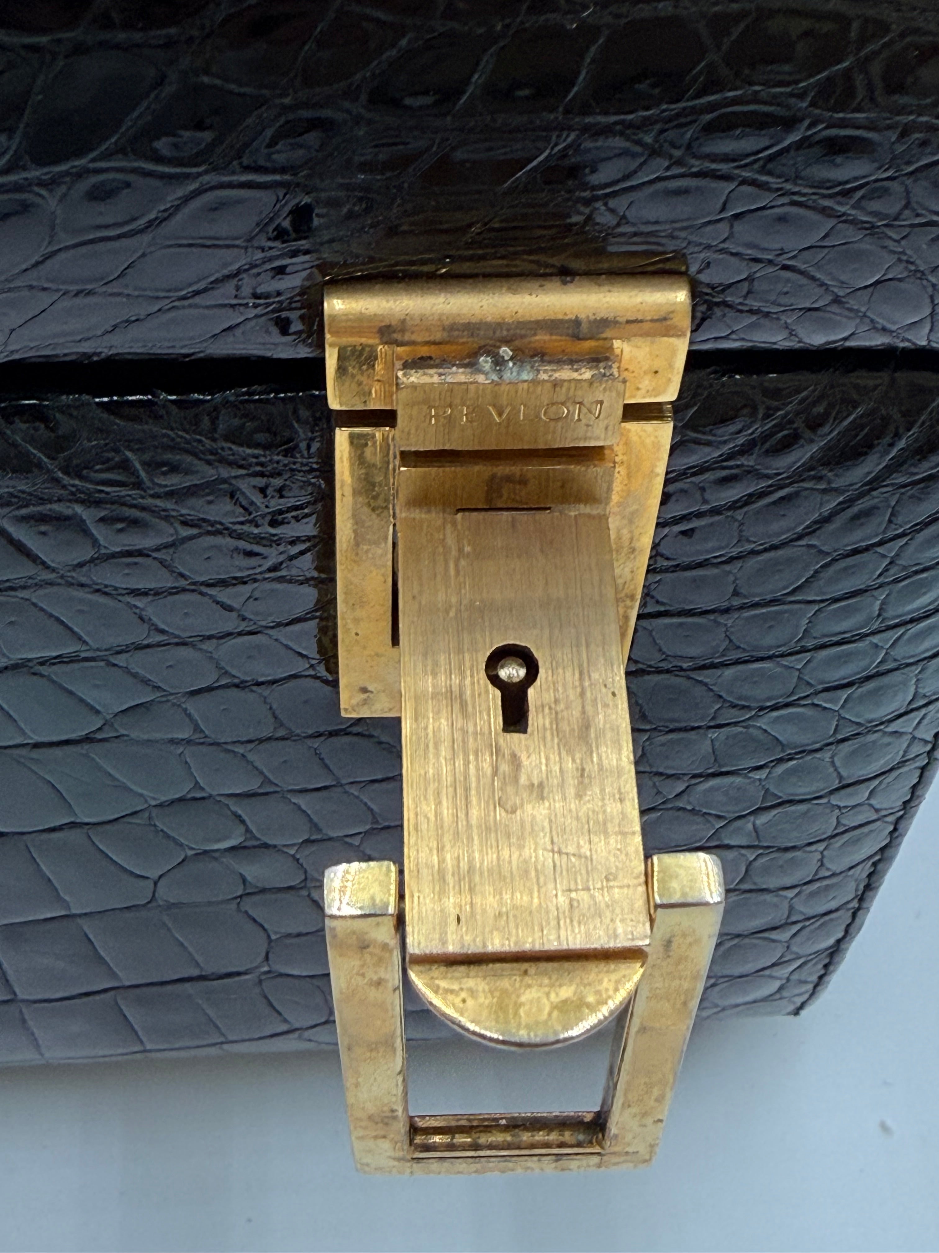 Beauty Casa Vintage  Revlon in Pelle di Coccodrillo Nero
