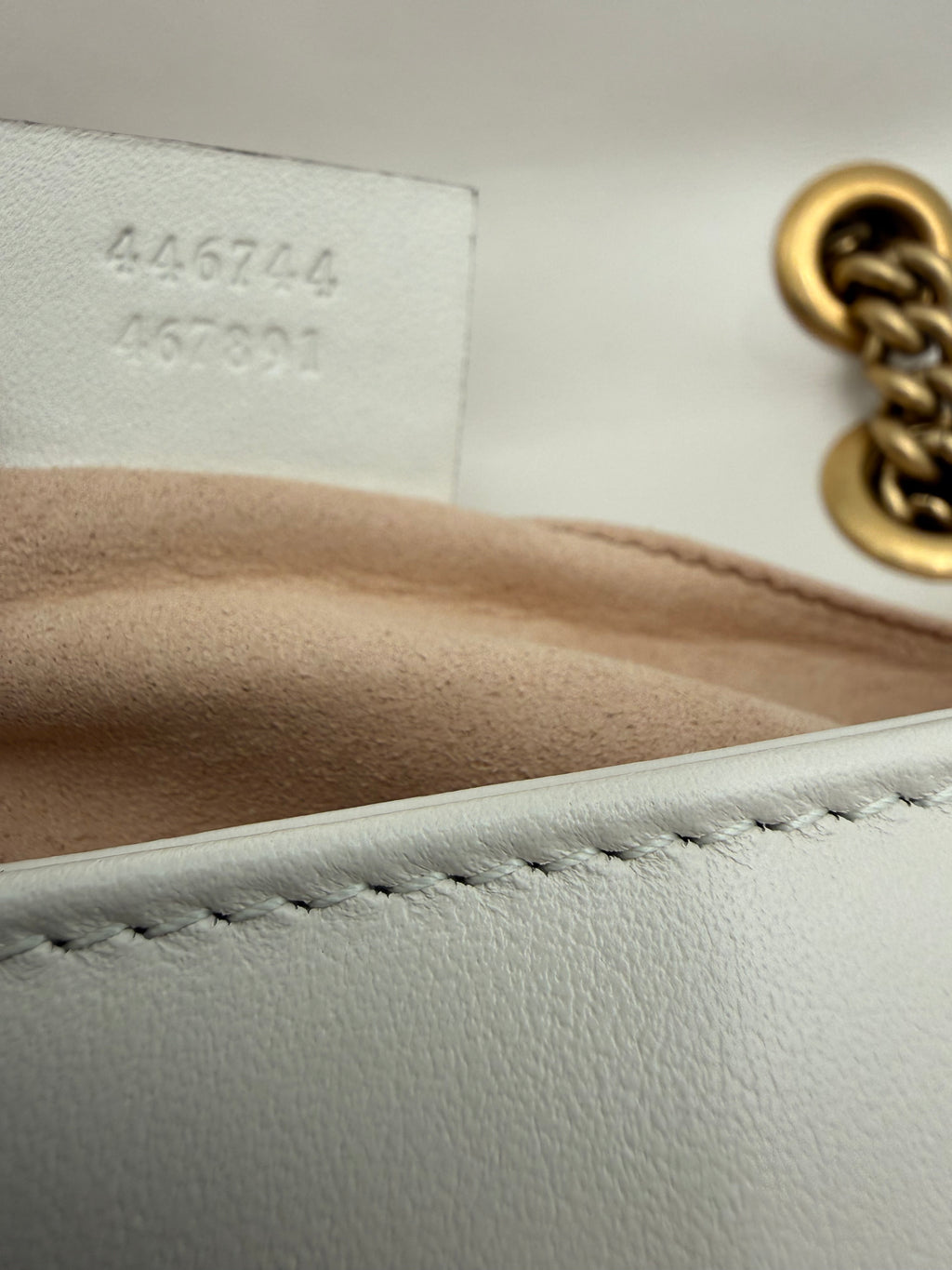 Borsa a Tracolla Gucci Marmont in Pelle Matelassè Small -Bianco Panna