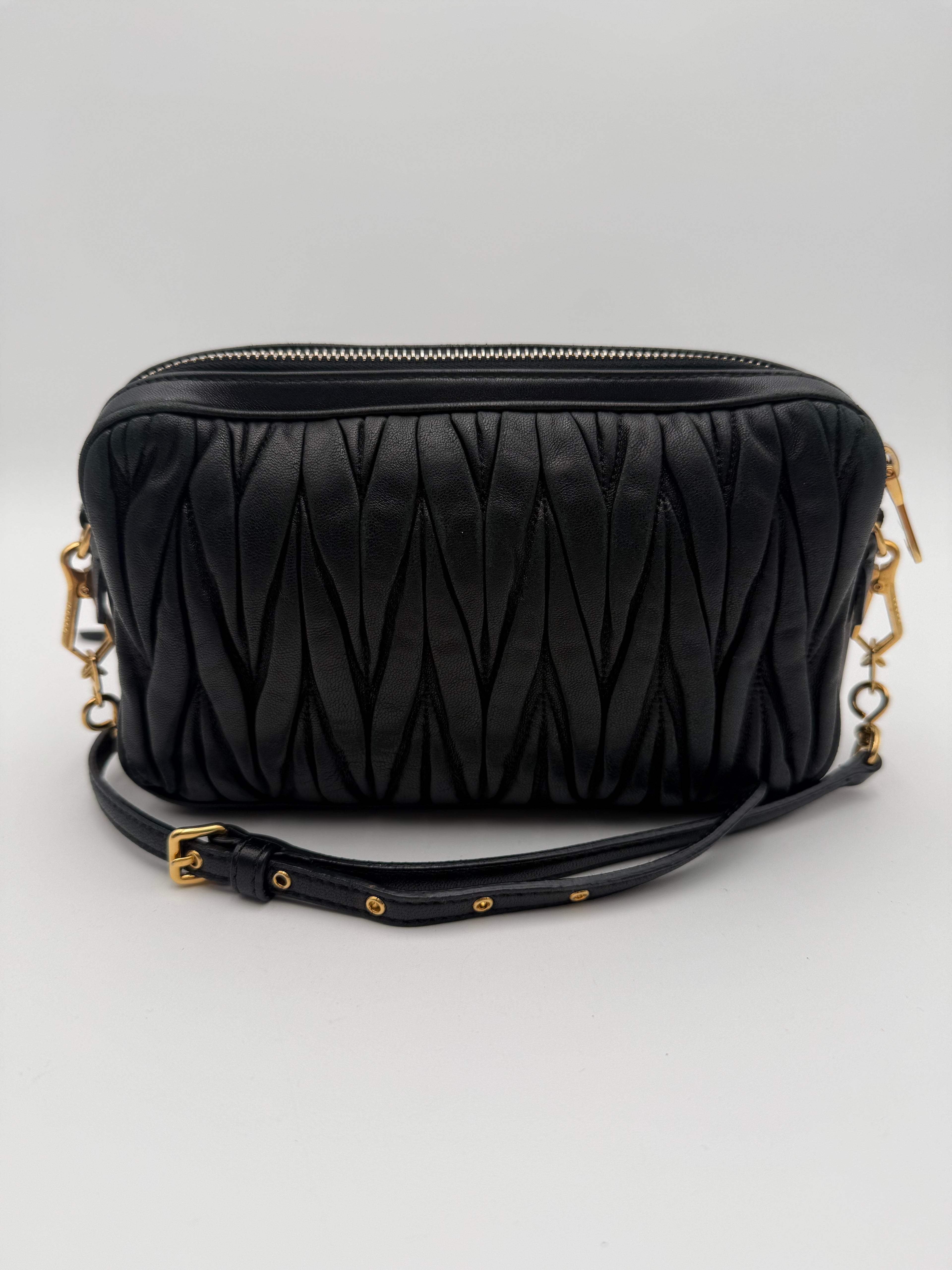 Borsa tracolla  Camera Miumiu in Pelle Matelassè Nera