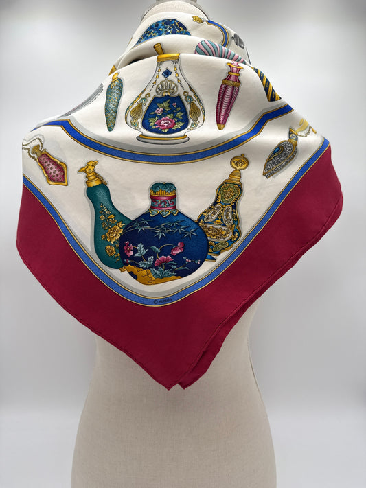 Hermès Foulard vintage carré seta “Qu’importe Le Flacon”