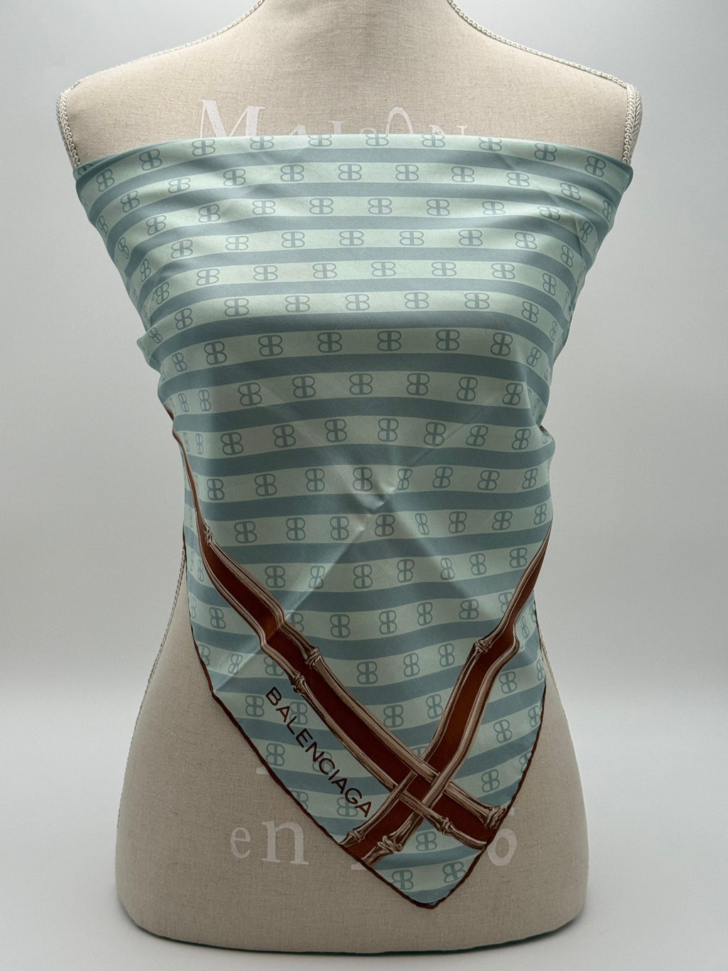 Balenciaga Foulard Vintage in Seta con Motivo Bambù e Monogram - Mercatino di Ninni