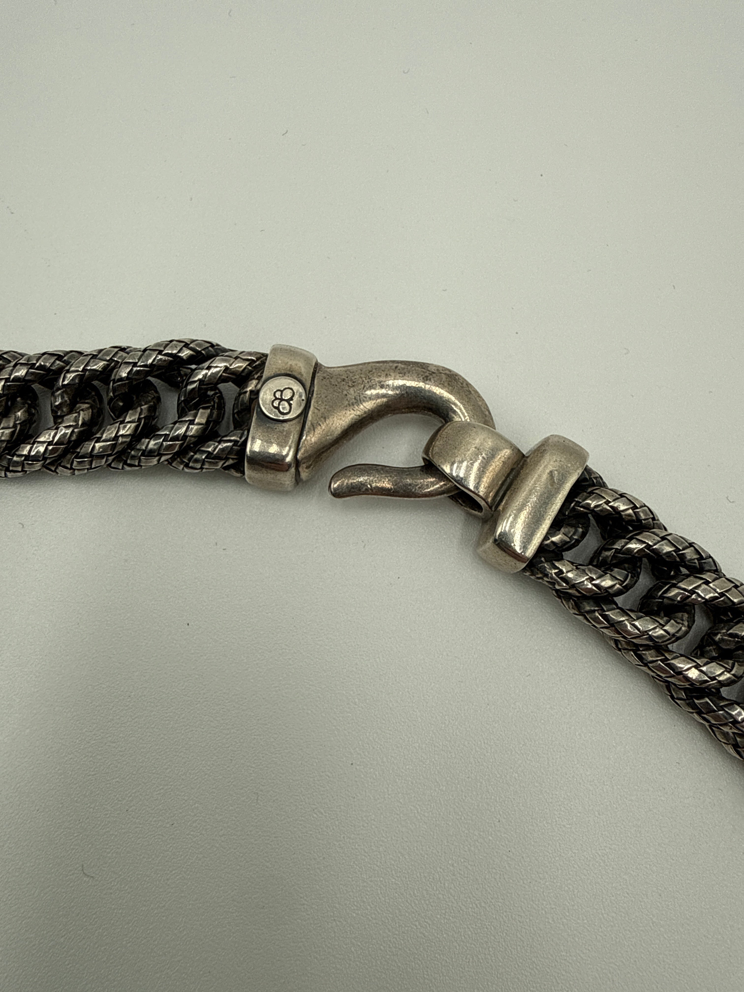 Bottega Veneta Collana in Argento Ossidato Intrecciato con Medaglioni Bottega Veneta