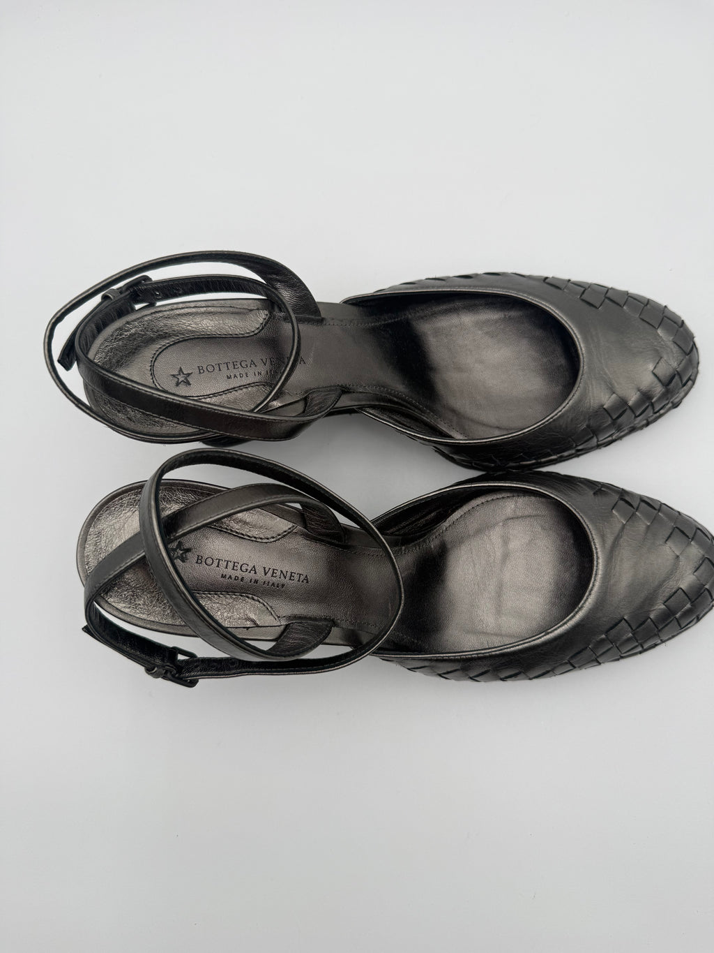 Bottega Veneta Sandali Zeppa in Pelle Intrecciata Grigio Canna di Fucile - Mercatino di Ninni