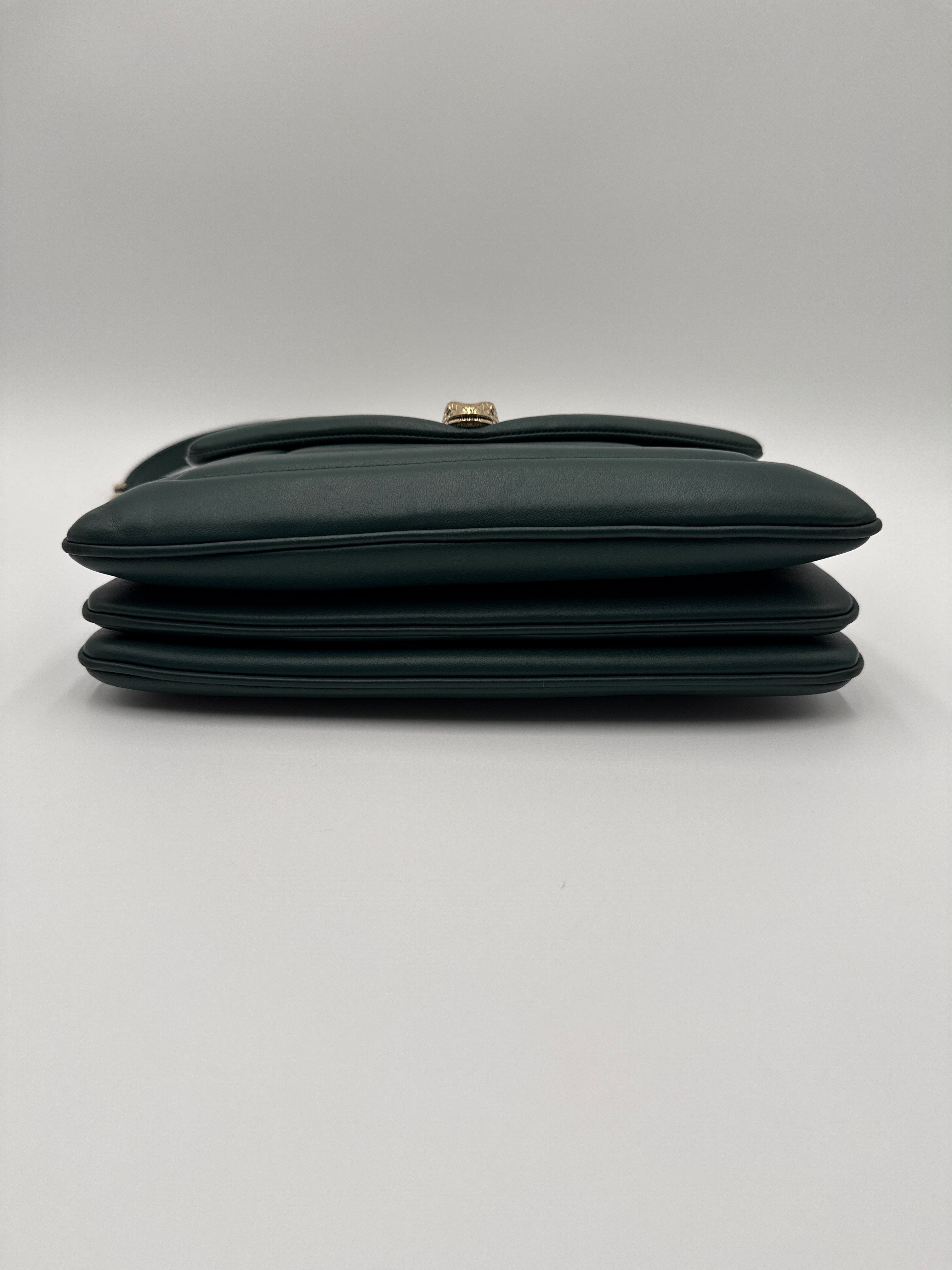 Bulgari Serpenti Reverse  Borsa in Pelle di Vitello Smeraldo Bulgari