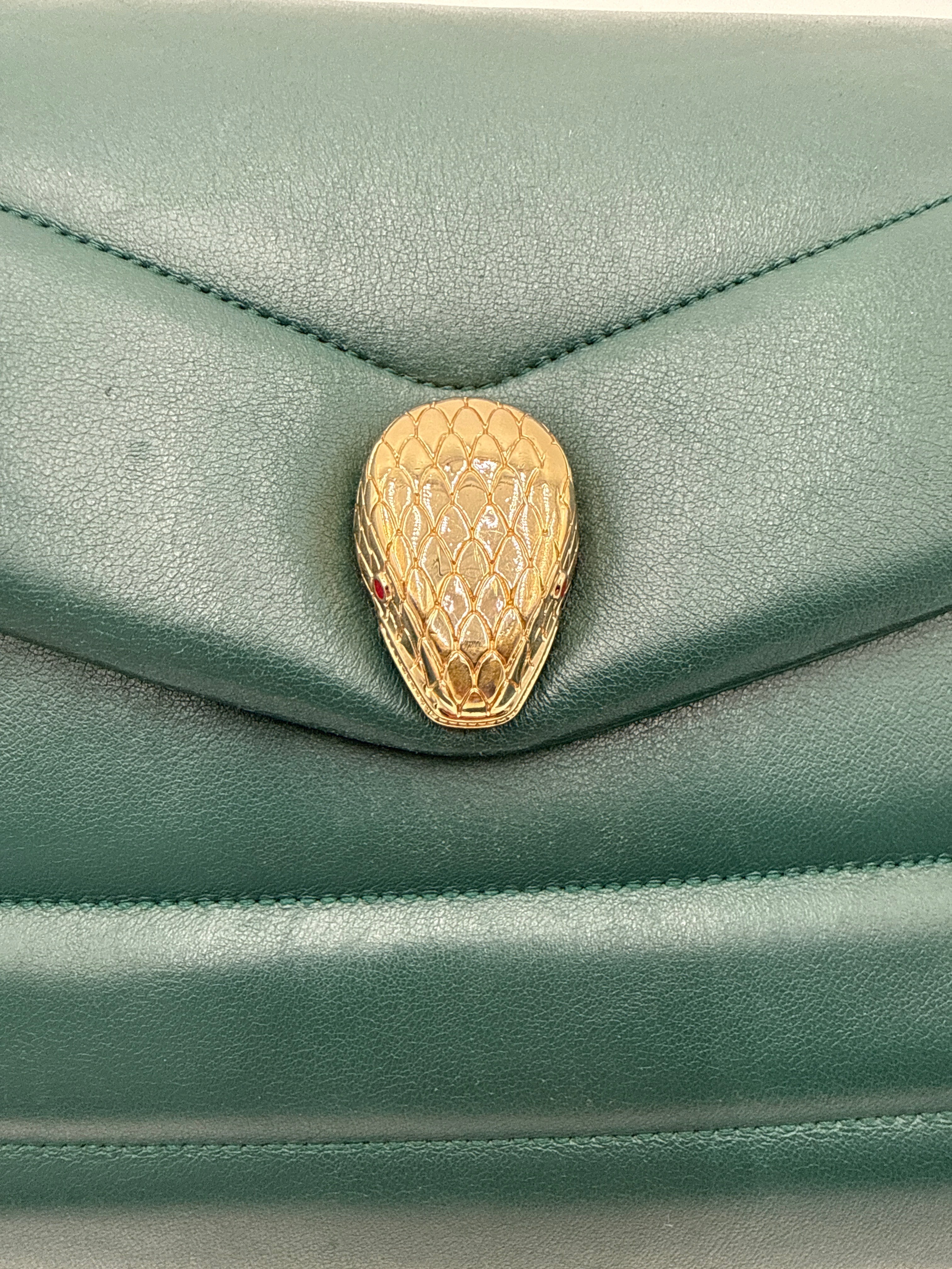 Bulgari Serpenti Reverse  Borsa in Pelle di Vitello Smeraldo Bulgari