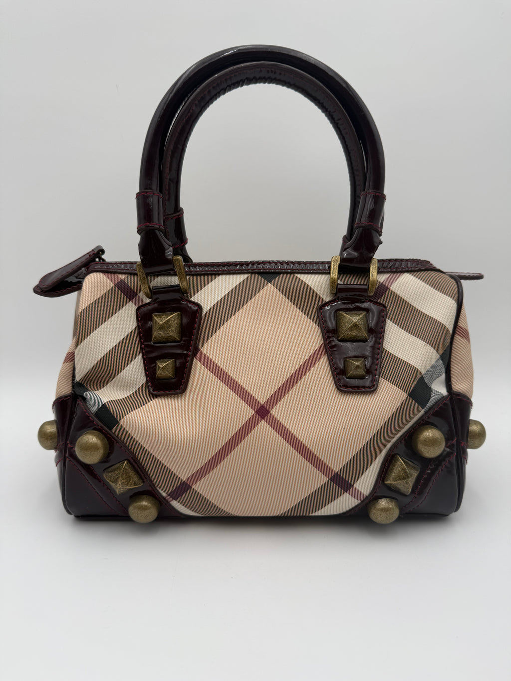 Burberry Borsa Studded Bowling in Canvas House Check e Vernice Bordeaux - Mercatino di Ninni