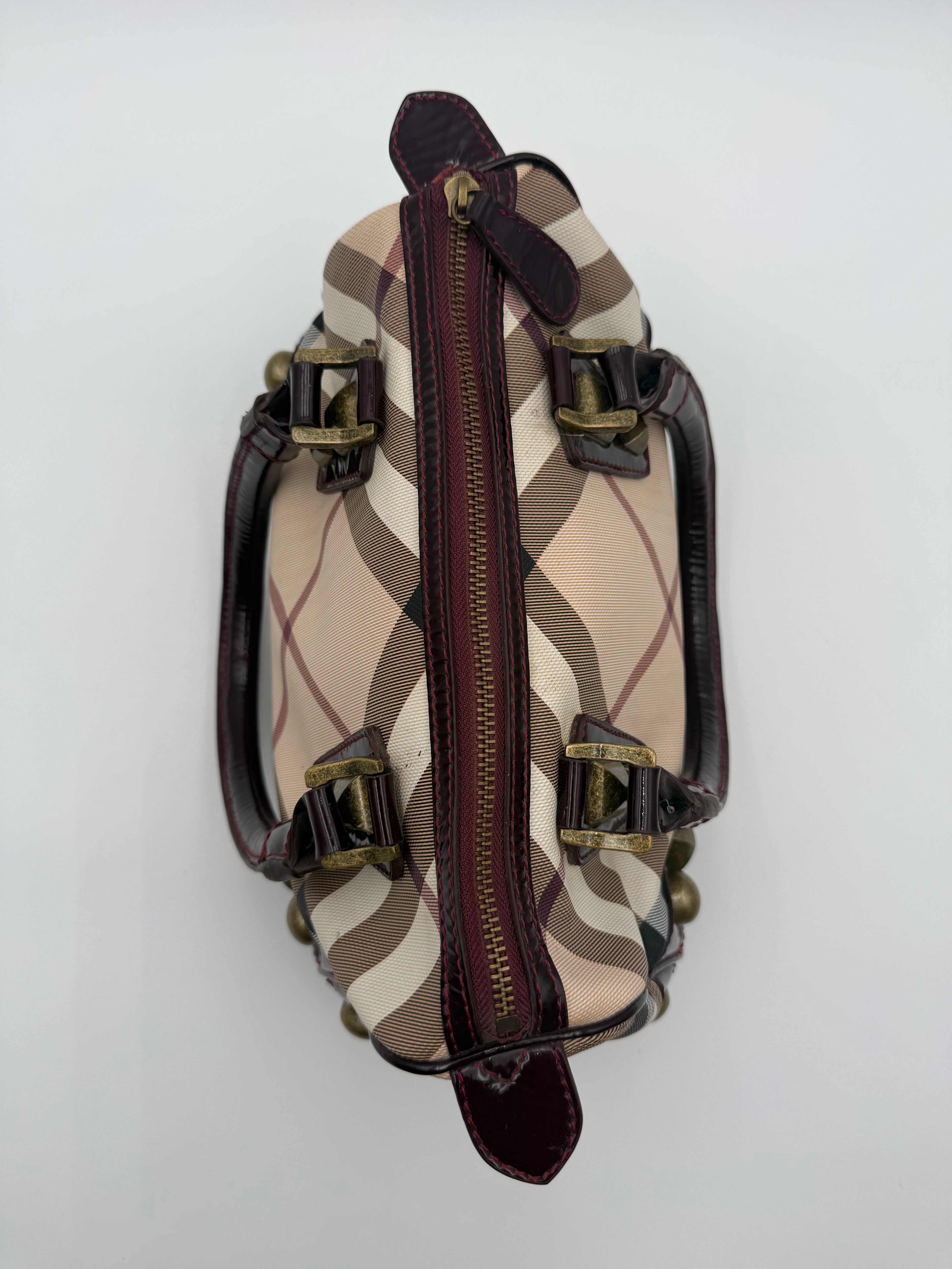 Burberry Borsa Studded Bowling in Canvas House Check e Vernice Bordeaux - Mercatino di Ninni