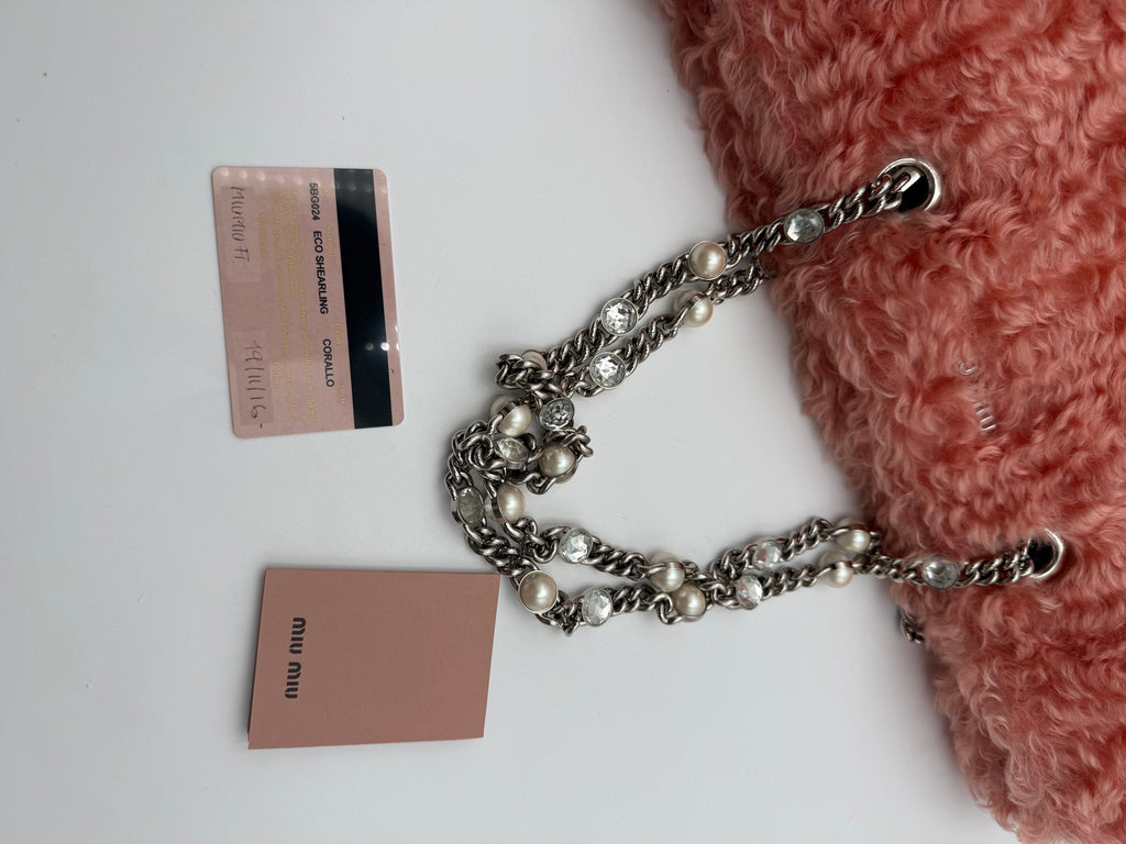 Miu Miu - Borsa Tote Eco Shearling Rosa  Corallo con Dettaglio Gioiello