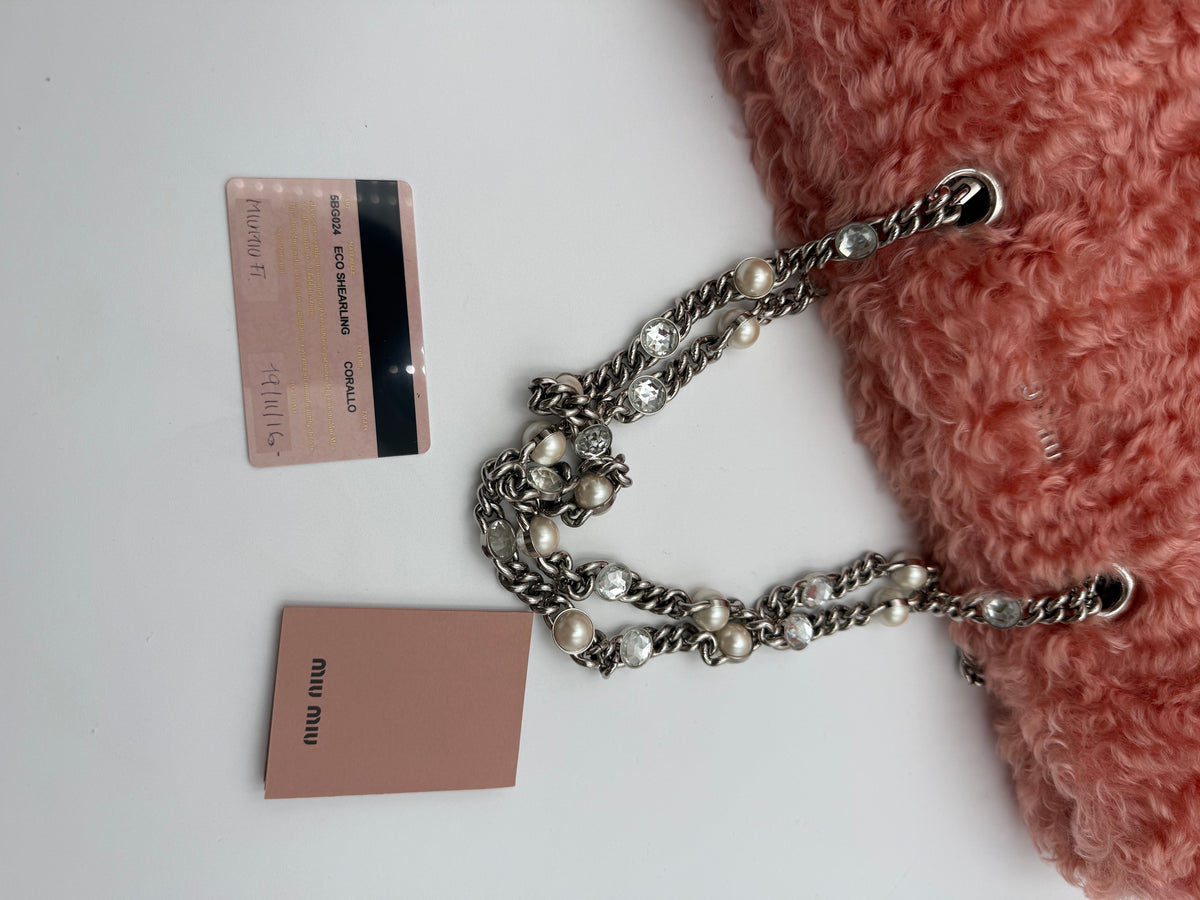 Miu Miu - Borsa Tote Eco Shearling Rosa  Corallo con Dettaglio Gioiello