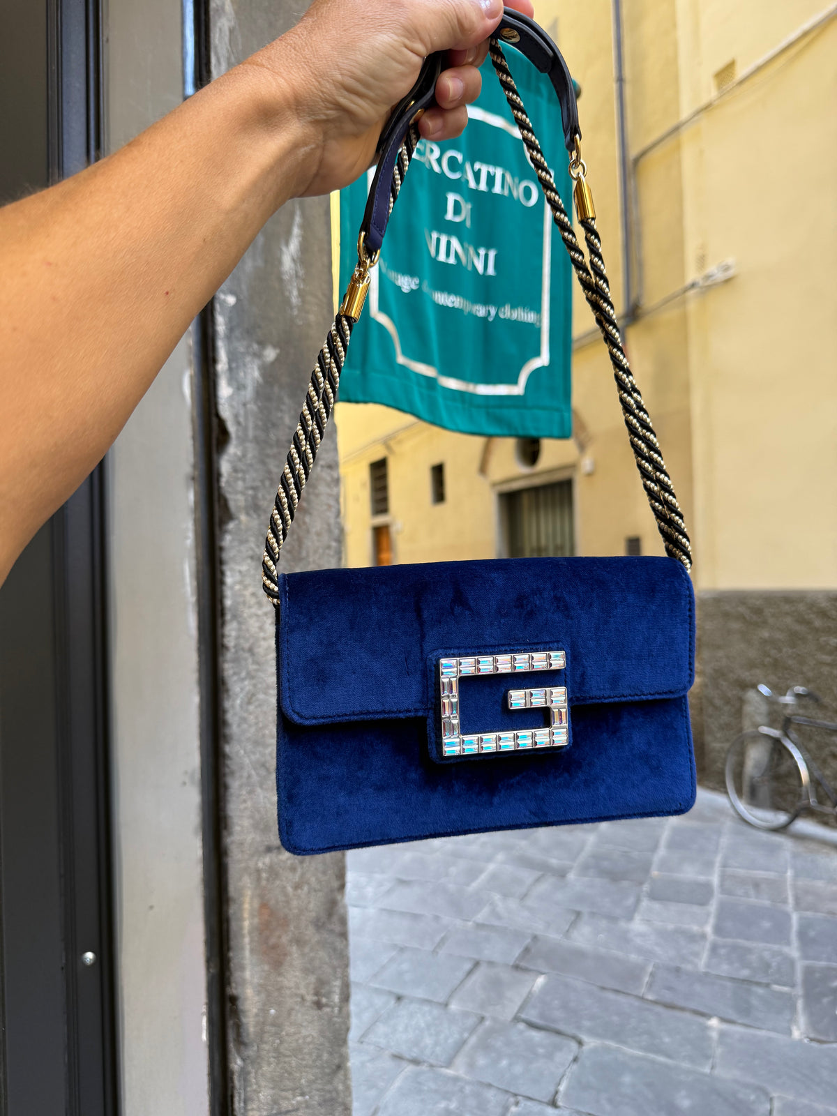 Gucci Broadway in velluto Blu con Fibbia G in Cristalli