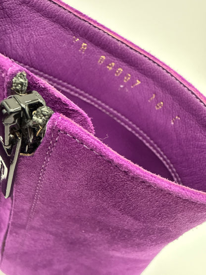 Salvatore Ferragamo Stivaletti Modello "Bolgheri" Cut-Out Bootie in Pelle Scamosciata Viola