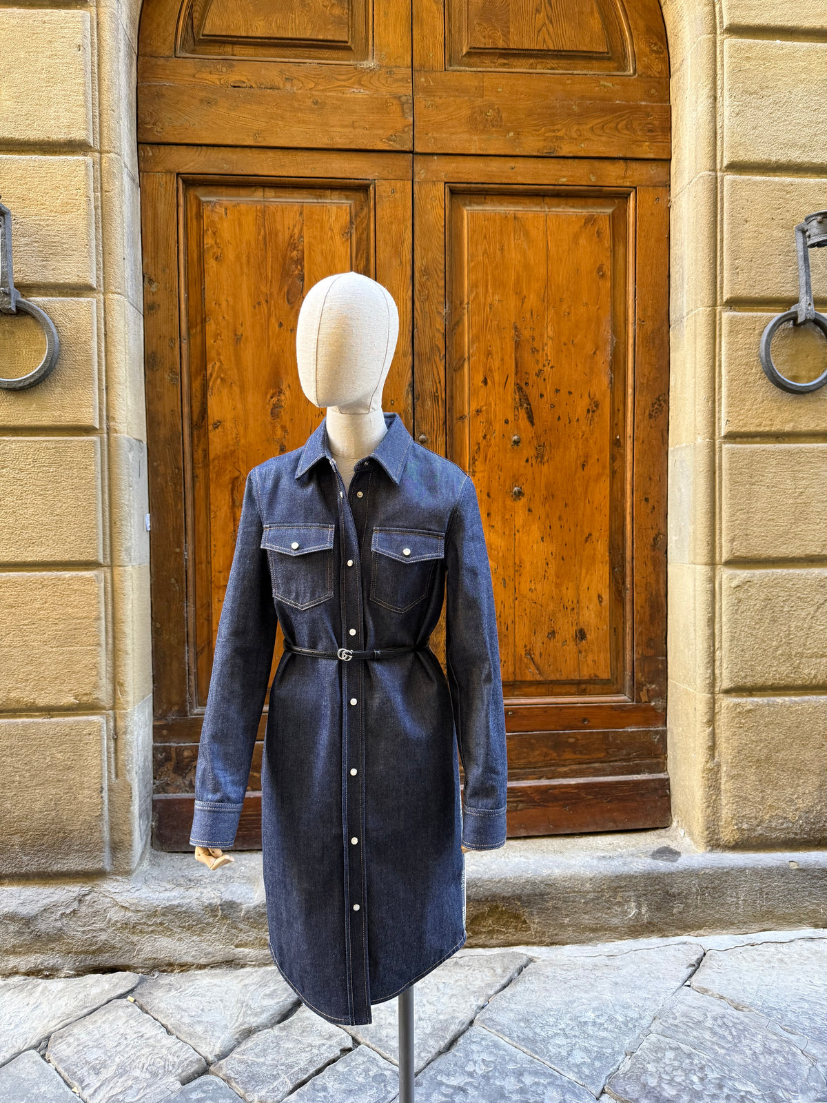 Gucci Abito Chemisier in  Denim Scuro con Cintura e Banda Logo