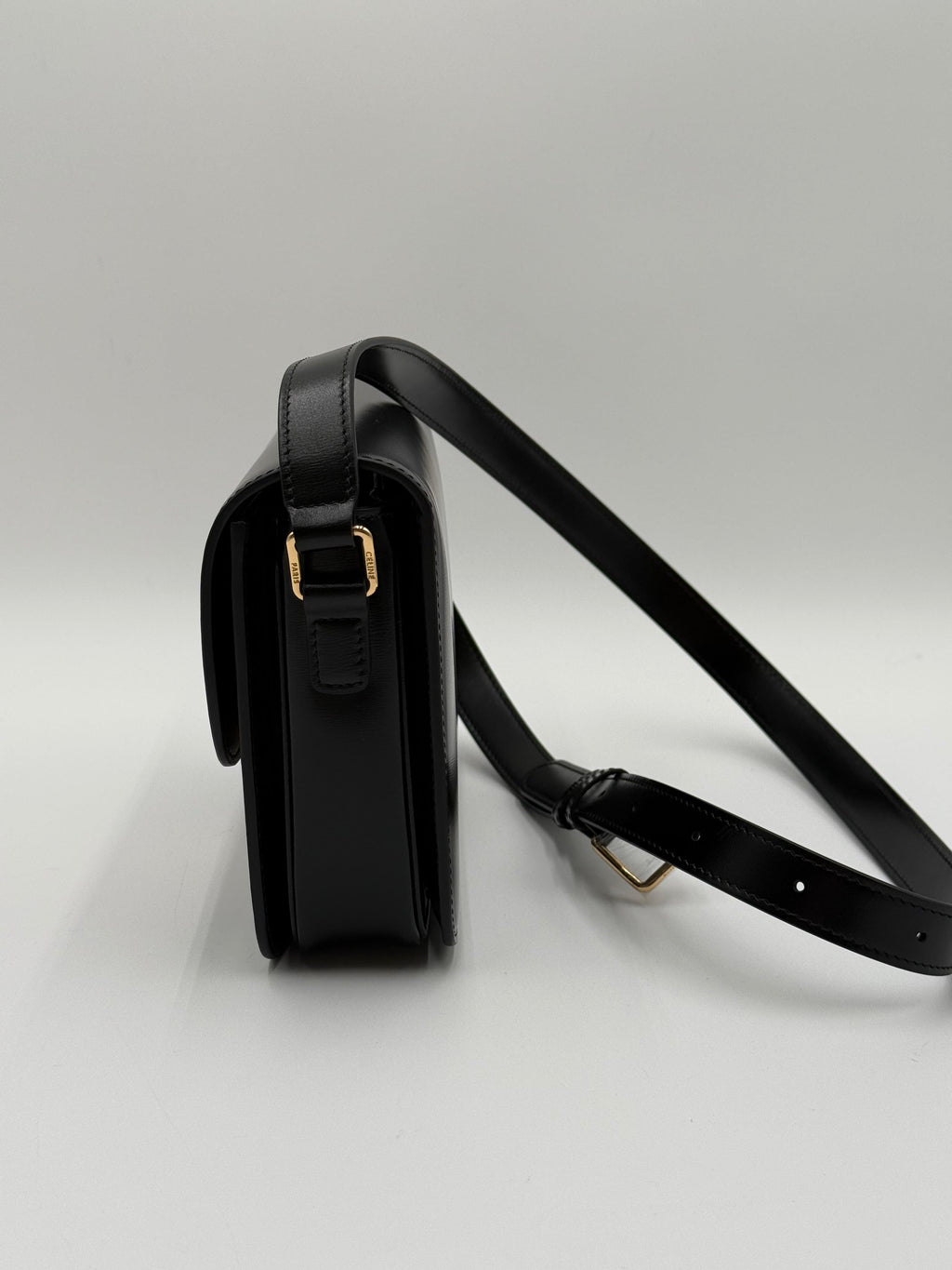 Celine Borsa Triompe Medium con Tracolla in Pelle Nera