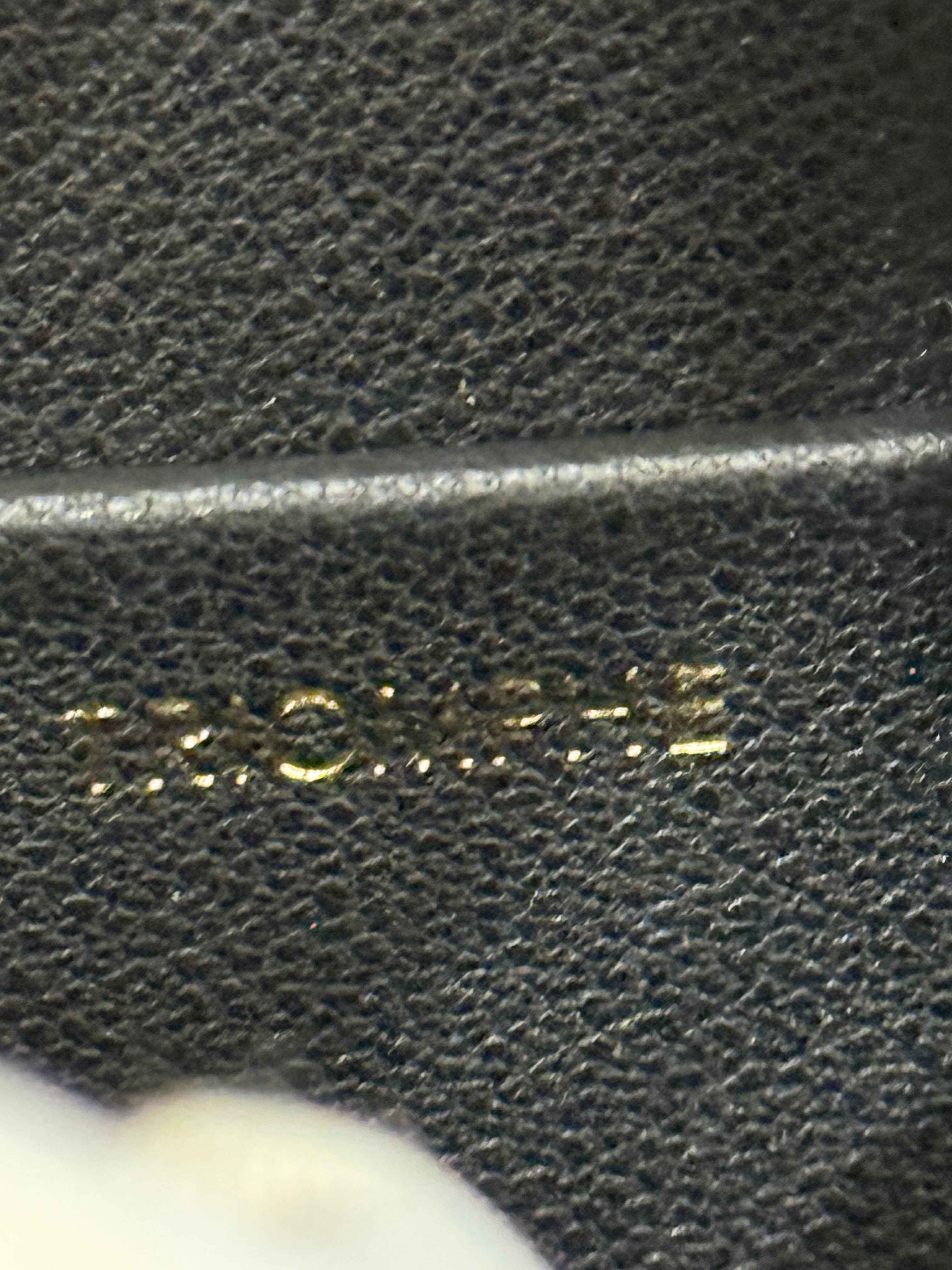 Celine Borsa Triomphe Teen in Pelle di Vitello Lucida Nera