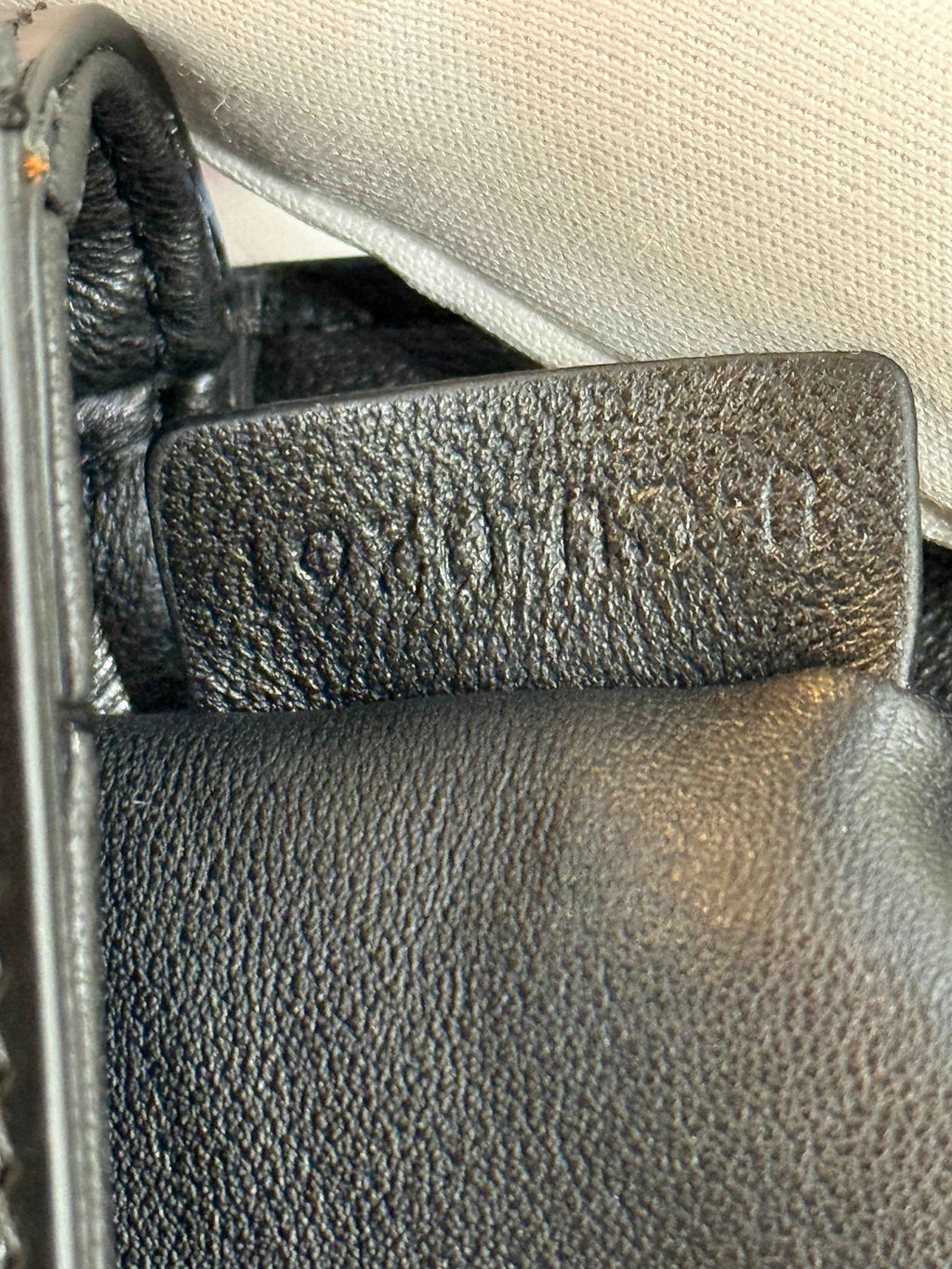 Celine Borsa Triomphe Teen in Pelle di Vitello Lucida Nera