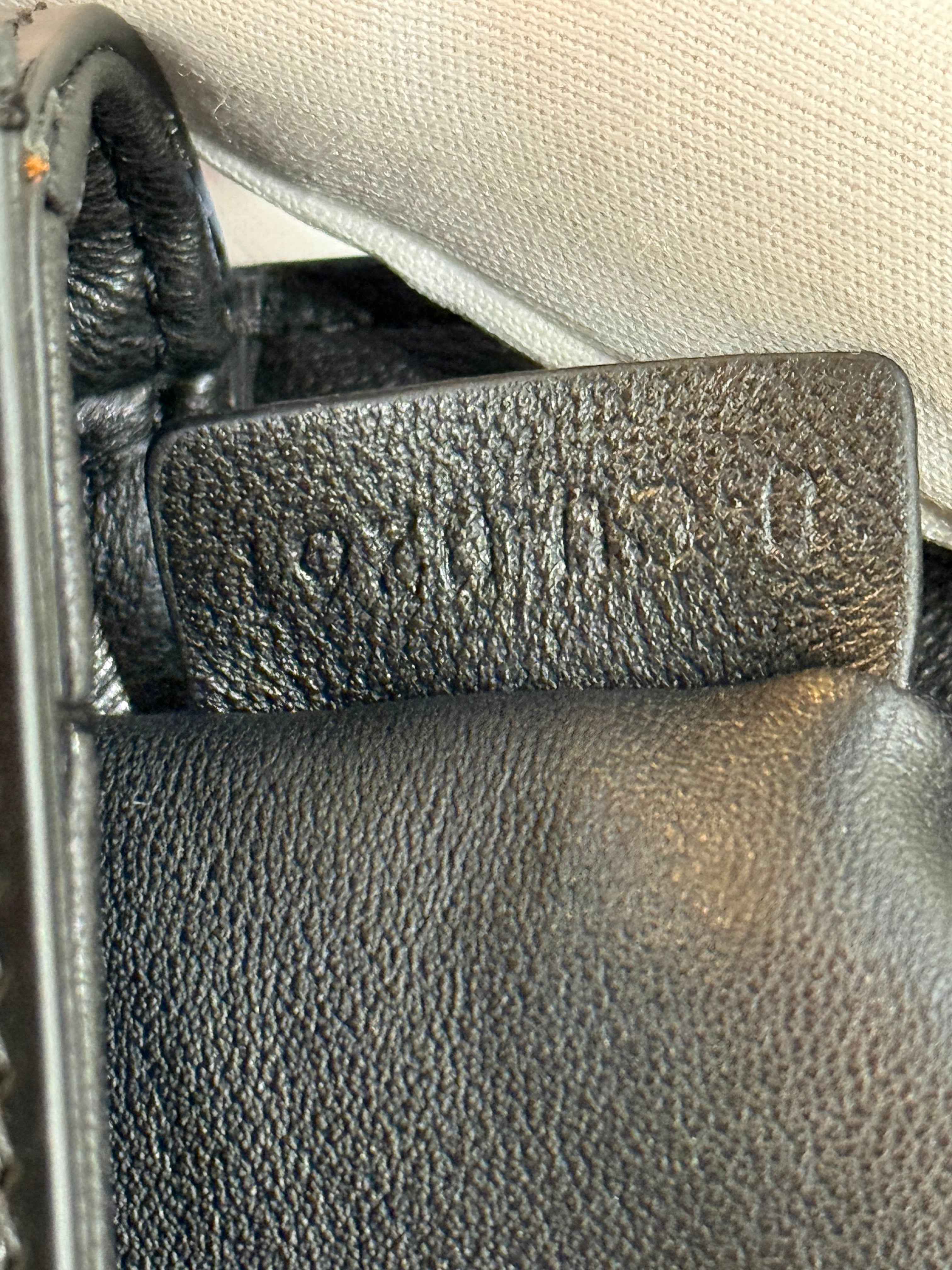 Celine Borsa Triomphe Teen in Pelle di Vitello Lucida Nera