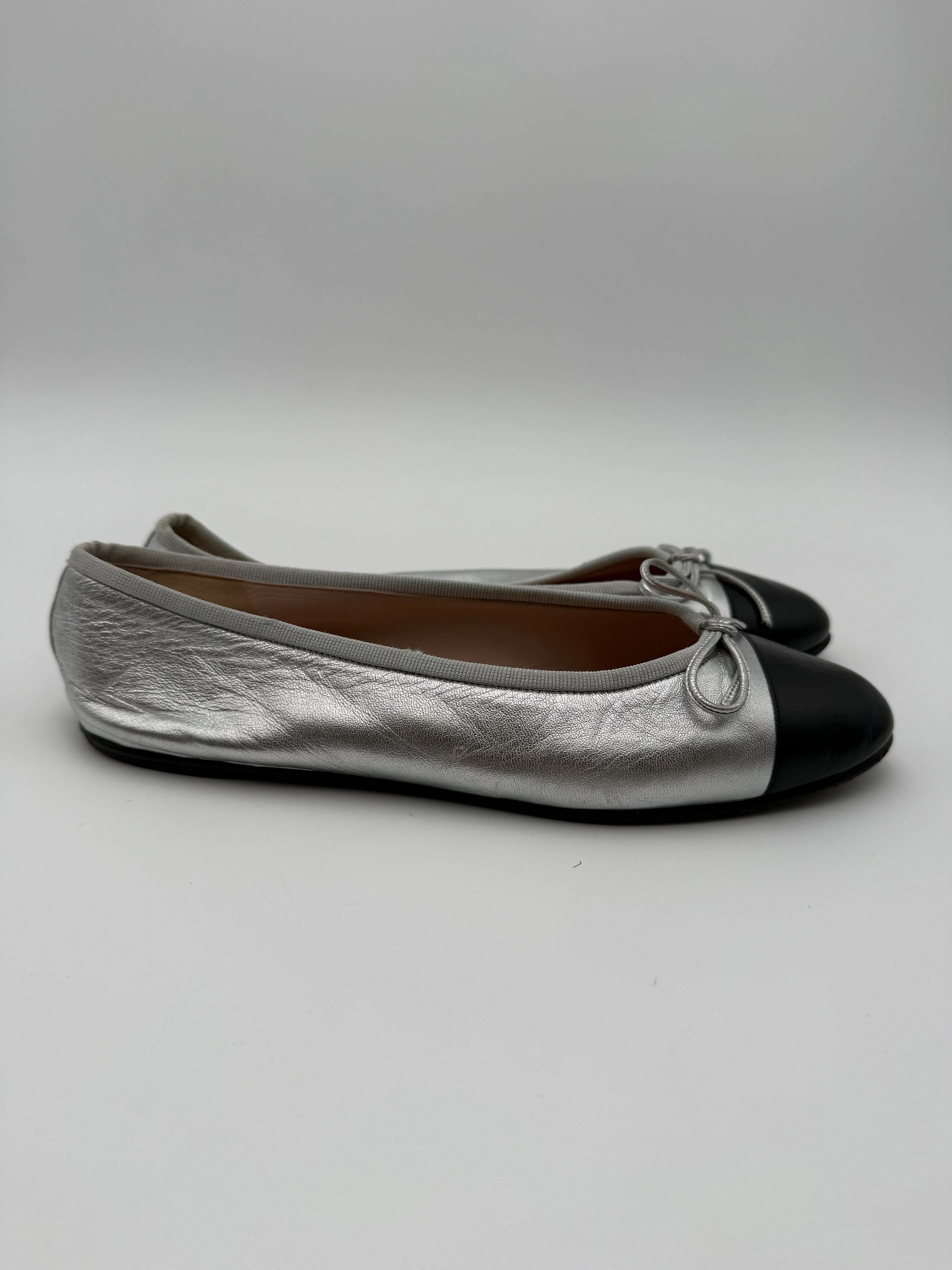 Chanel-Ballerine-Vintage-Bicolore-Argento-e-Nere-Mercatino-di-Ninni-71538998542685 - Mercatino di Ninni