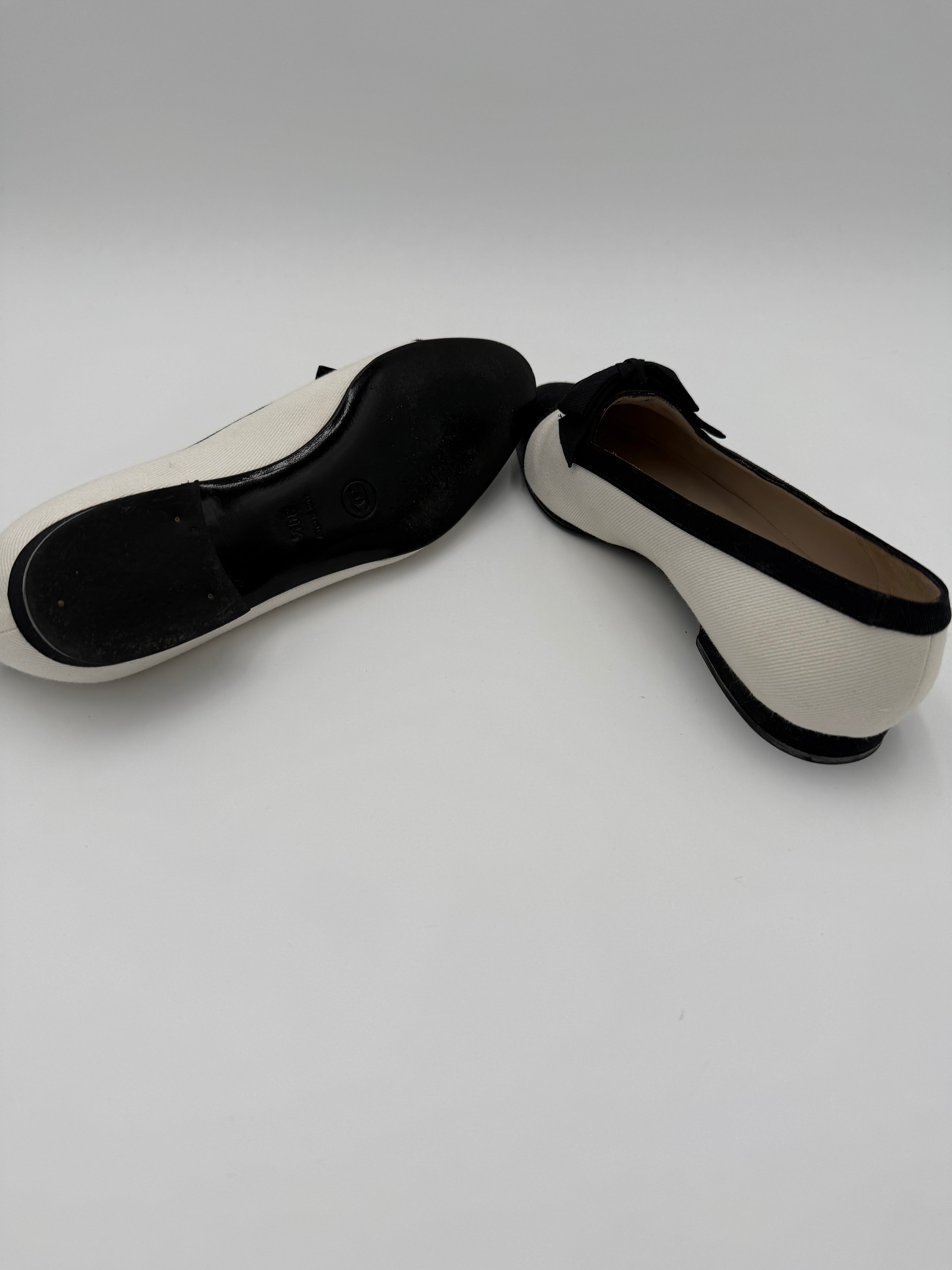 Chanel Vintage Ballerinas in Two-Tone Black and White Fabric