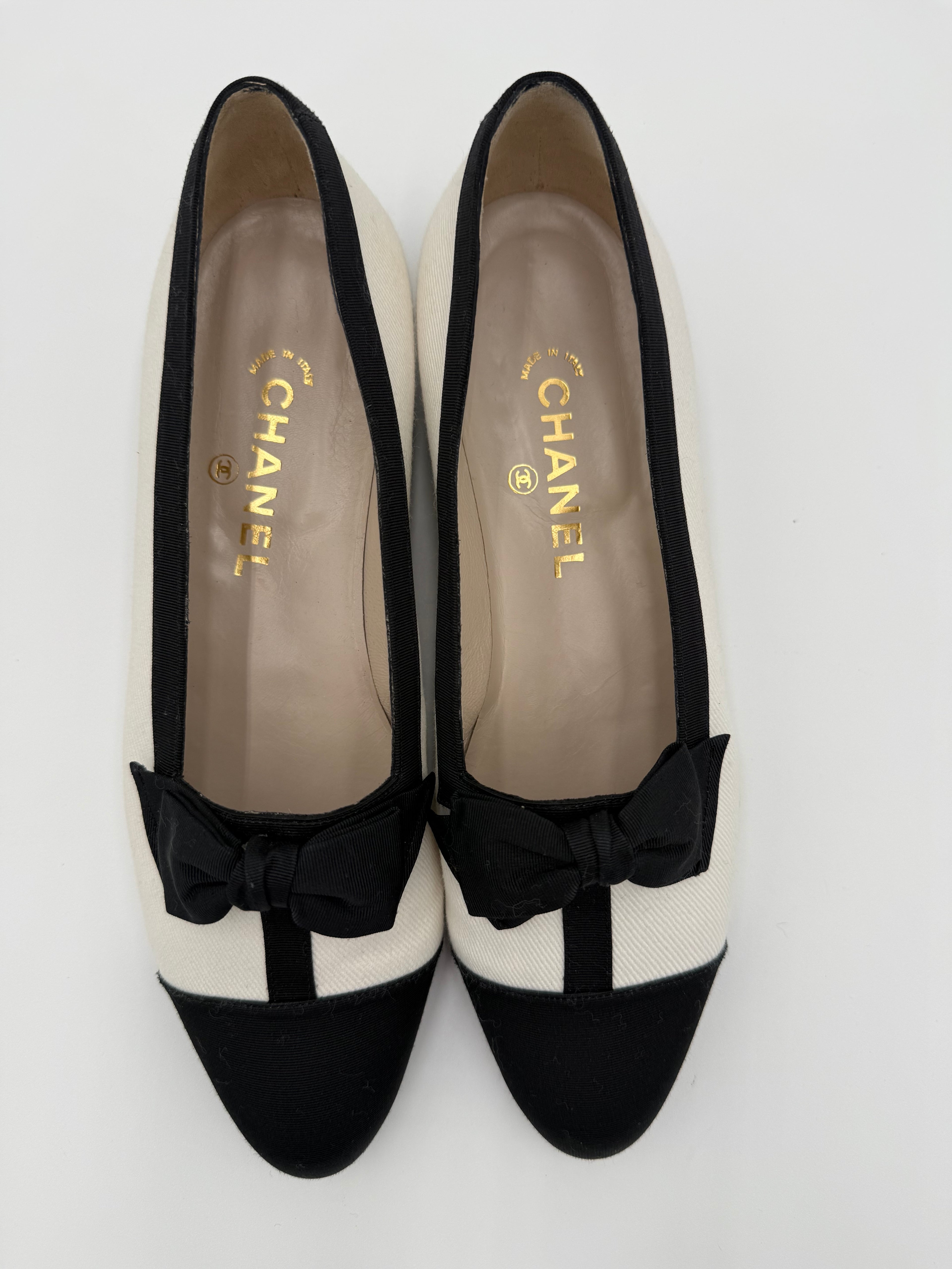 Chanel Vintage Ballerinas in Two-Tone Black and White Fabric
